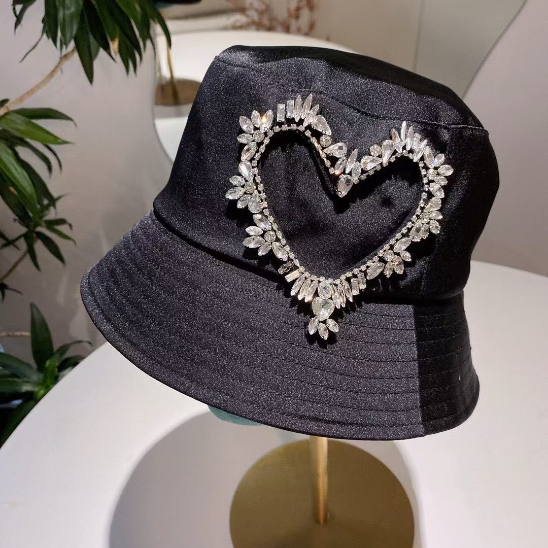 105 runs. Miu Miu Miu’s spring and summer money I’m a fisherman. Black, white. Cash delivery - 图片 6
