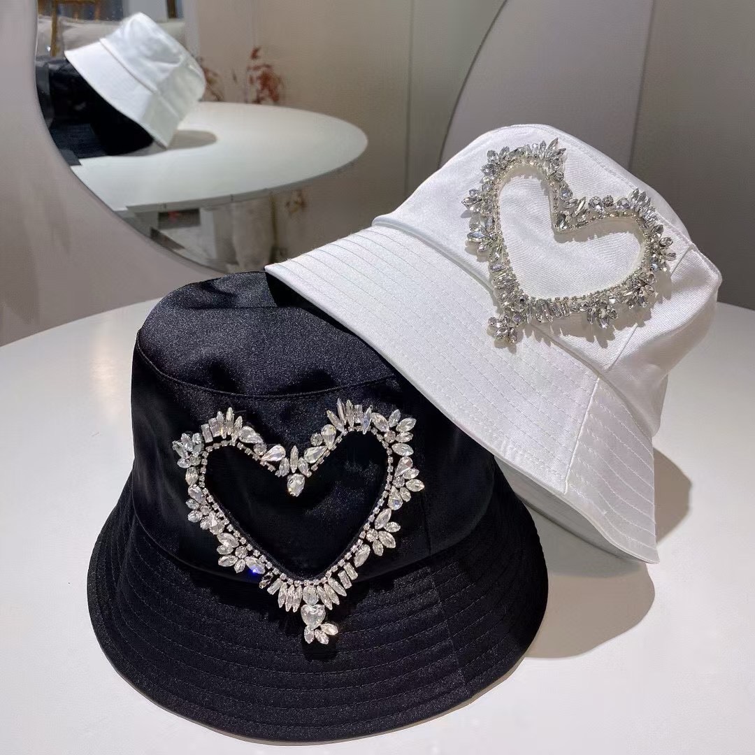105 runs. Miu Miu Miu’s spring and summer money I’m a fisherman. Black, white. Cash delivery - 图片 8