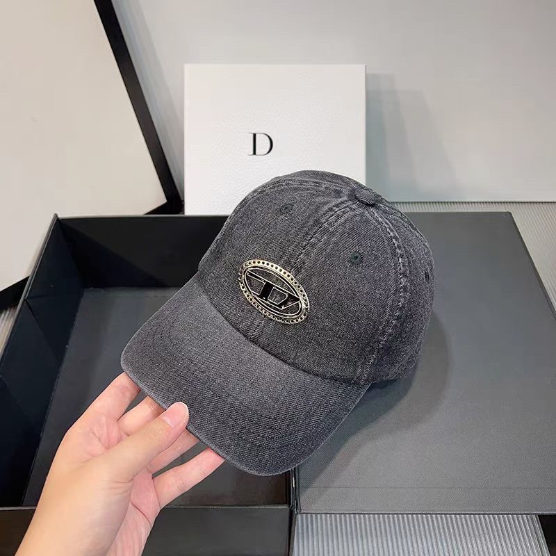 NO:224243,Running volume DiSena~New denim baseball cap Washed old denim baseball cap Newly launched washing buffalo series, casual and versatile wardrobe matching artifact hat Straw hat Fisherman hat Baseball cap Knit hat, hat, espadrilles, hats19860909跑量 迪赛纳～新款牛仔布棒球帽 水洗做旧牛仔布棒球帽 新推出洗水牛仔系列,休闲百搭 衣橱搭配神器帽子草帽渔夫帽棒球帽针织帽,帽子,espadrilles,hats,hat