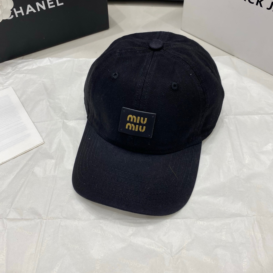 NO:224136,Running volume MiuMiu~New four-season baseball cap High quality custom logo Material: cotton Head circumference: 56-58 All-can be hat Straw hat Fisherman's hat Baseball cap Knit hat, hat, miumiu, espadrilles, hats19860909跑量 MiuMiu～新款四季棒球帽 高品质定制logo 材质:棉 头围:56-58均可帽子草帽渔夫帽棒球帽针织帽,帽子,miumiu,espadrilles,hats,hat