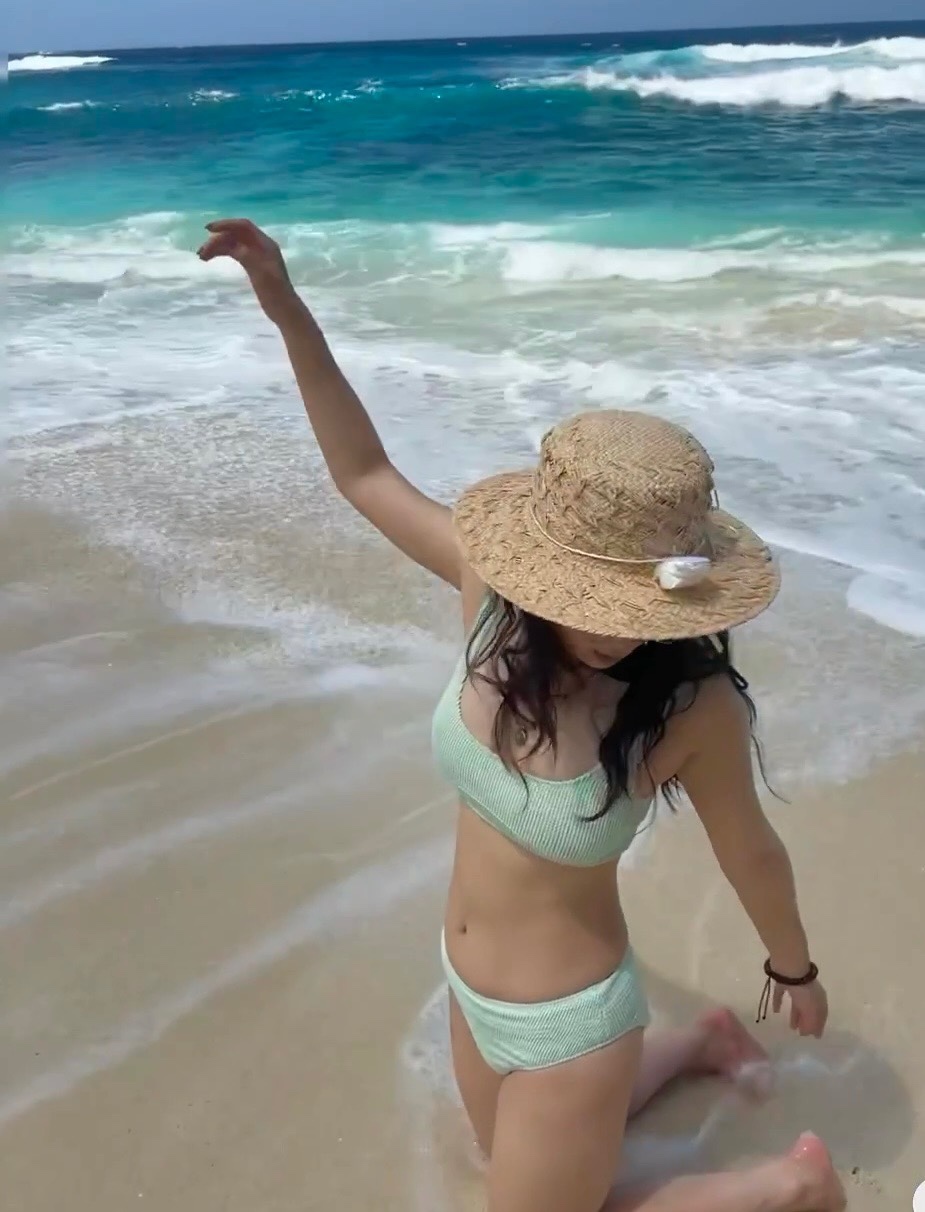 NO:224236,Customized version, no return or exchange!  New - MIU Natural Rafia woven straw hat versatile and fashionable style black and white pink hat straw hat fisherman hat baseball hat knit hat, hat, miumiu, espadrilles, espadrilles, hats19860909跑量 定制款,不退换！ 上新 —— MIU天然拉菲草编织草帽 百搭时尚款 本色 黑色 白色 粉色帽子草帽渔夫帽棒球帽针织帽,帽子,miumiu,espadrilles,espadrilles,hats,hat