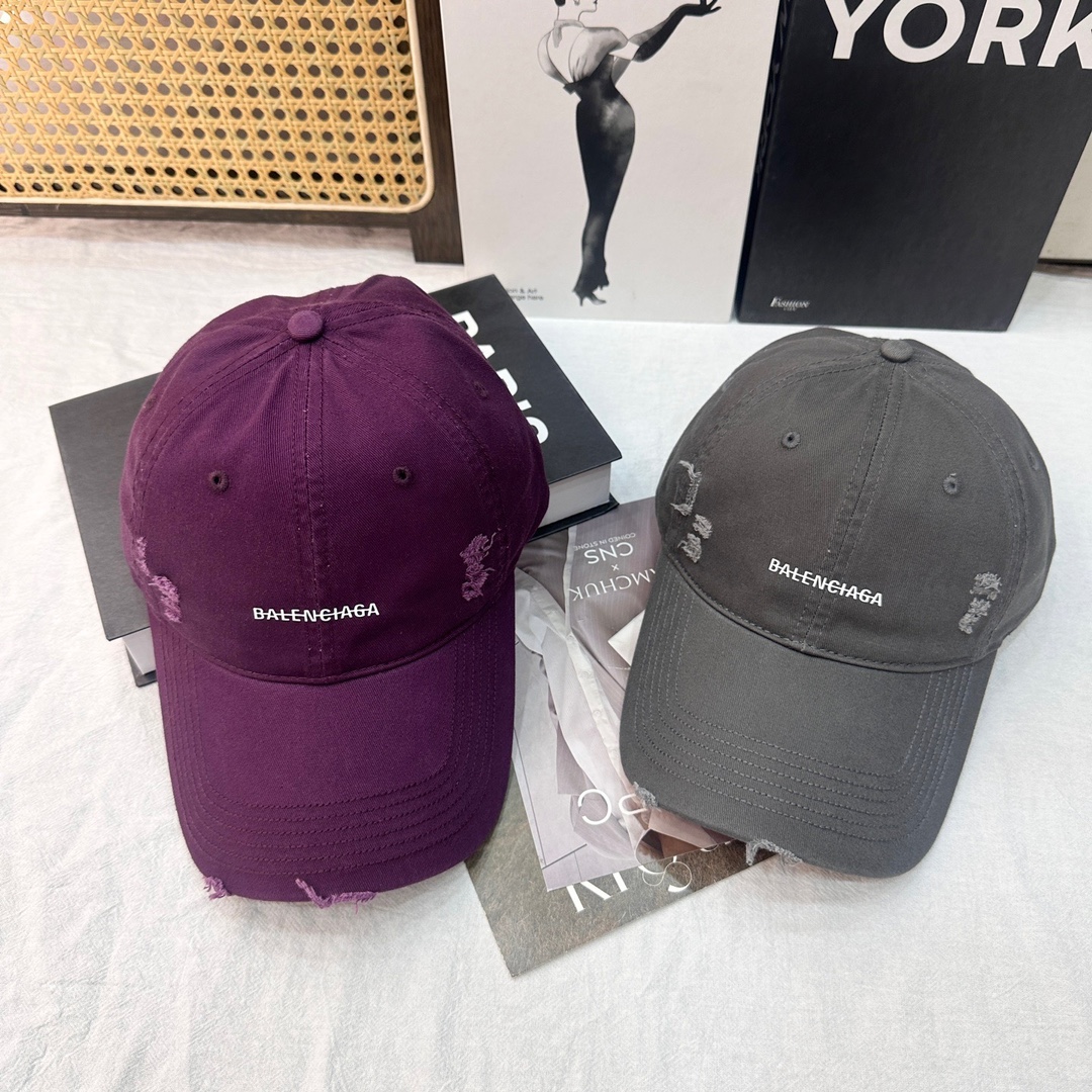 NO:224764,Running volume Paris ~ 25 Spring New Baseball Cap This hat is so beautiful!  The ripped design adds a bit of casualness and unruly, and it can be easily controlled by both casual and sportswear. Hats, straw hats, fisherman hats, baseball hats, knit hats, hats, espadrilles, hats19860909跑量 巴黎～25春季新款棒球帽 这款帽子也太好看了！破洞设计增添了几分随性与不羁,无论搭配休闲装还是运动装都能让你轻松驾驭.帽子草帽渔夫帽棒球帽针织帽,帽子,espadrilles,hats,hat