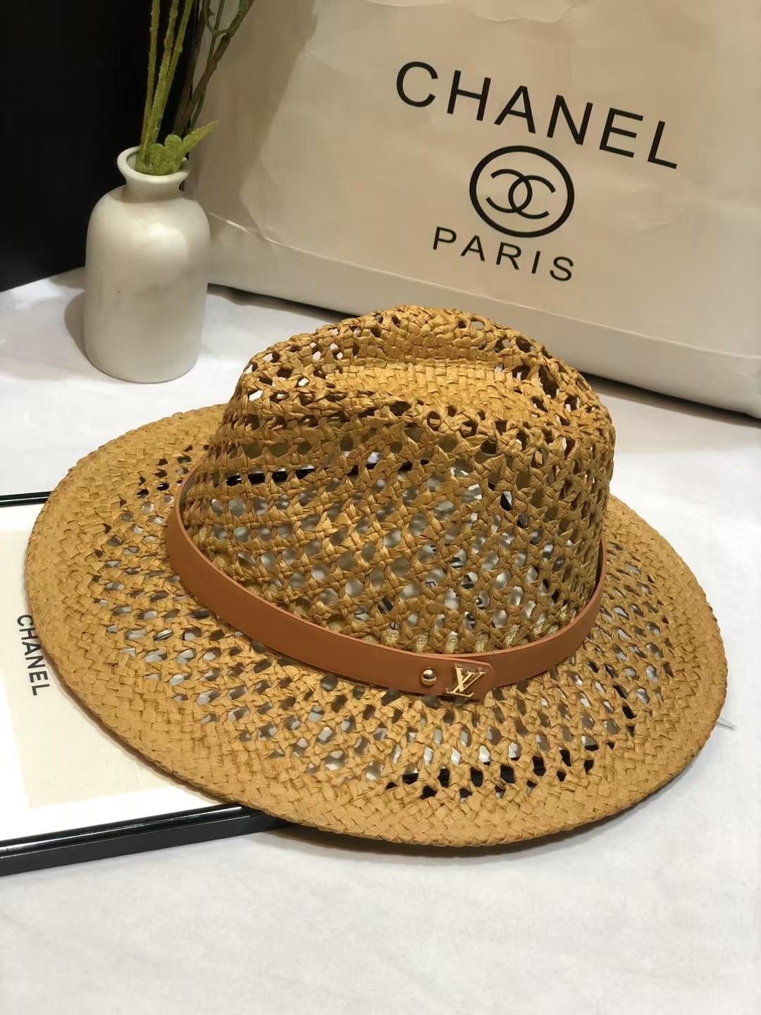 NO:224794,Running ~ New Jazz Hat Jazz Hats can be said to be the first choice for semi-formal occasions. The exotic style that comes to face is a top hat, straw hat, fisherman's hat, baseball hat, knit hat, hat, louis vuitton, louis vuitton, espadrilles, hats19860909跑量 驴家～新款爵士帽 爵士帽可以说得上是出席半正式场合的首选代表了 扑面而来的异域风情是让人爱不释手的一款礼帽帽子草帽渔夫帽棒球帽针织帽,帽子,louis vuitton,louis vuitton,espadrilles,hats,hat