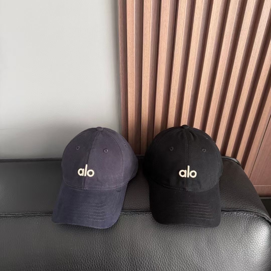 🎀alo博主们都爱的刺绣棒球帽
潮人的氛围感加持爆棚
帽子版型hin满意~还巨能搭
贯穿春夏秋冬~男女戴