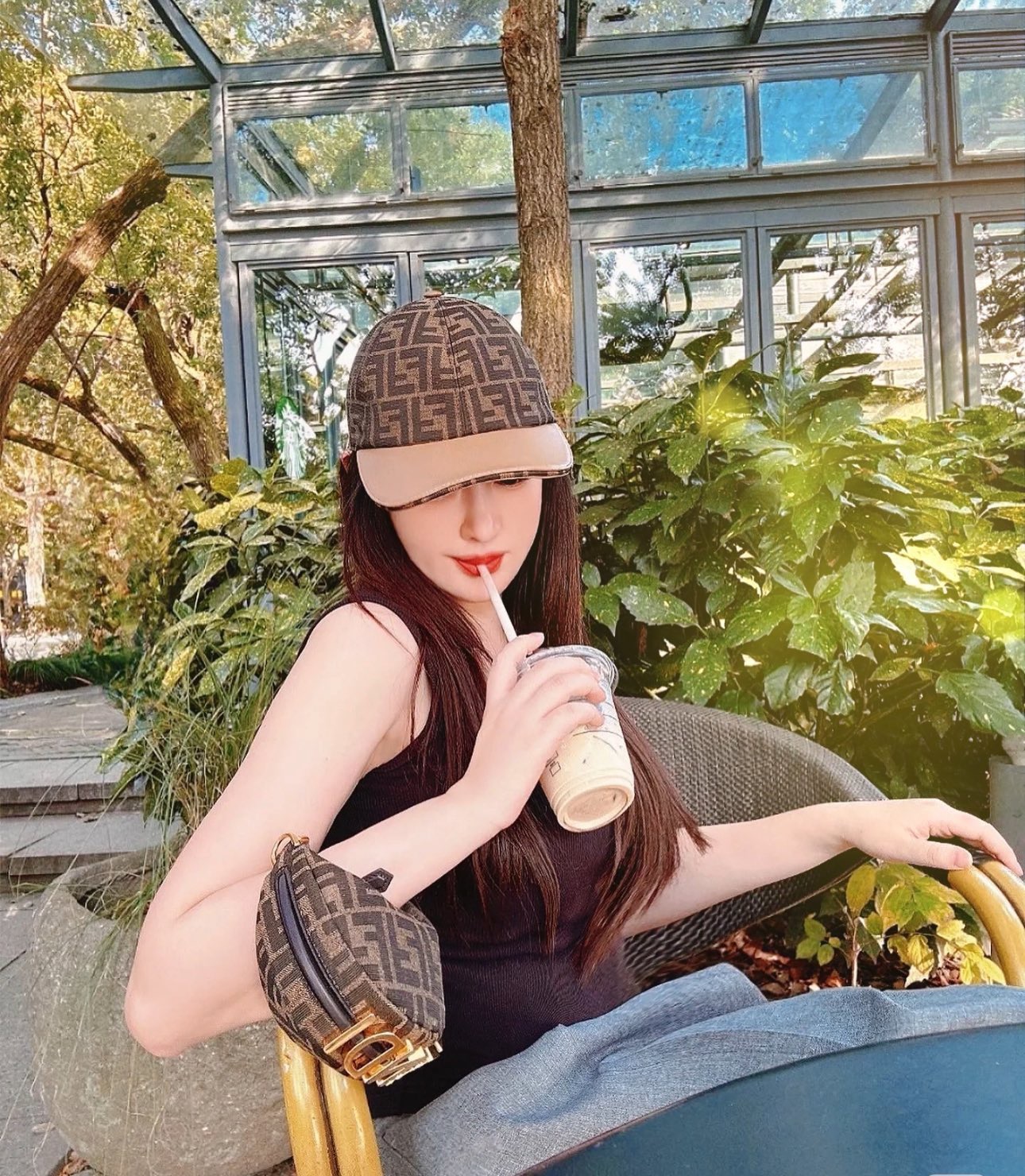 NO:225915,Running volume Fendi~ leather baseball hat, good-looking and textured, don't look too good when matching out of the street, hat, straw hat, fisherman's hat, baseball hat, hat, fendi, espadrilles, hats19860909跑量 Fendi～拼皮棒球帽 好看有质感,出街搭配不要太好看帽子草帽渔夫帽棒球帽,帽子,fendi,espadrilles,hats,hat