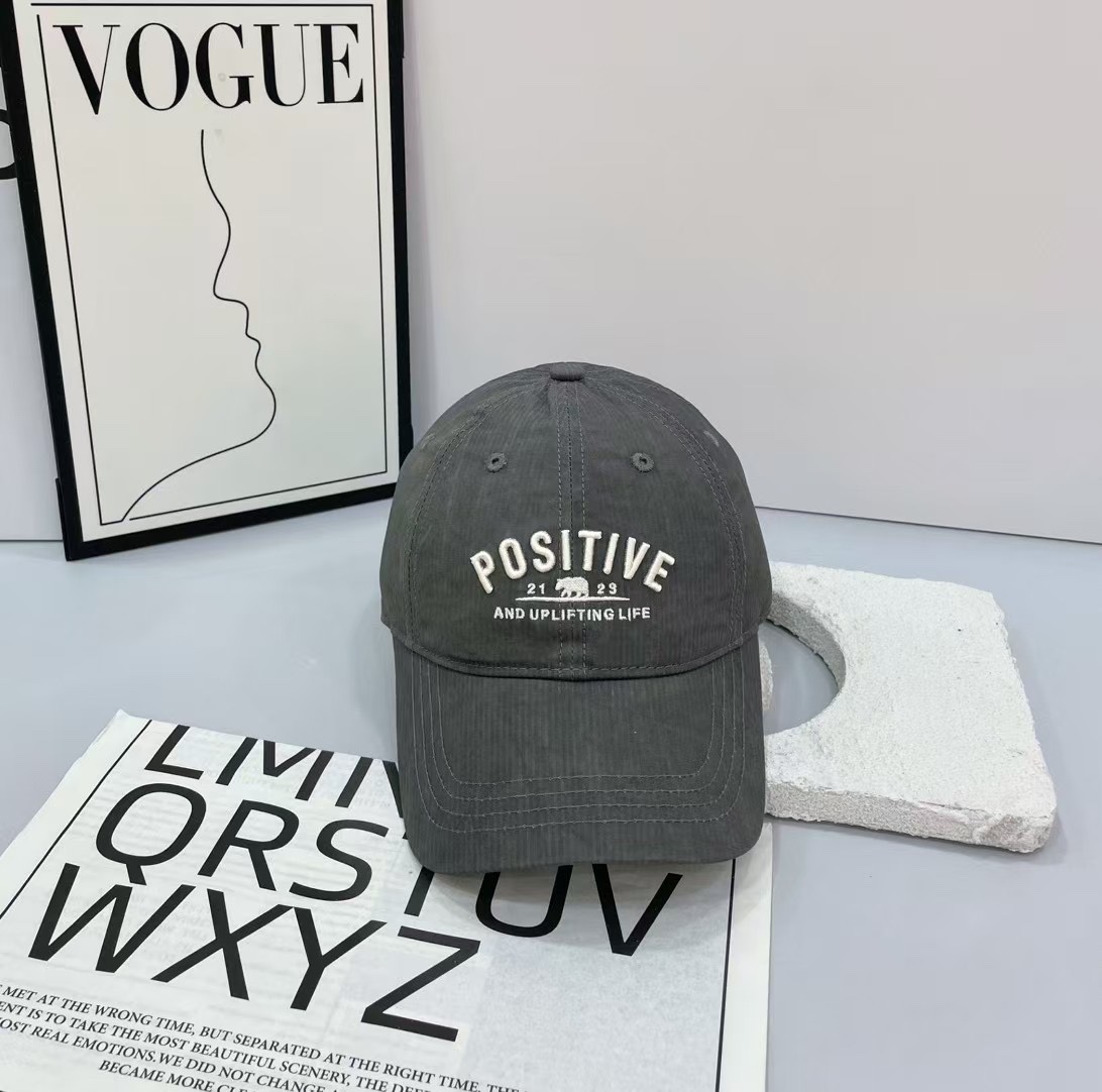 NO:226392,Running volume trendy brand ~ new baseball hats, a bonus tool for daily commuting matching. Classic plain hats are very versatile. The adjustable design is friendly to all head shapes. Hats, straw hats, fisherman hats, baseball hats, hats, espadrilles, hats19860909跑量 潮牌～新款棒球帽 日常通勤搭配的加分神器 经典素色帽型非常百搭 可调节的设计对各种头型都友好帽子草帽渔夫帽棒球帽,帽子,espadrilles,hats,hat