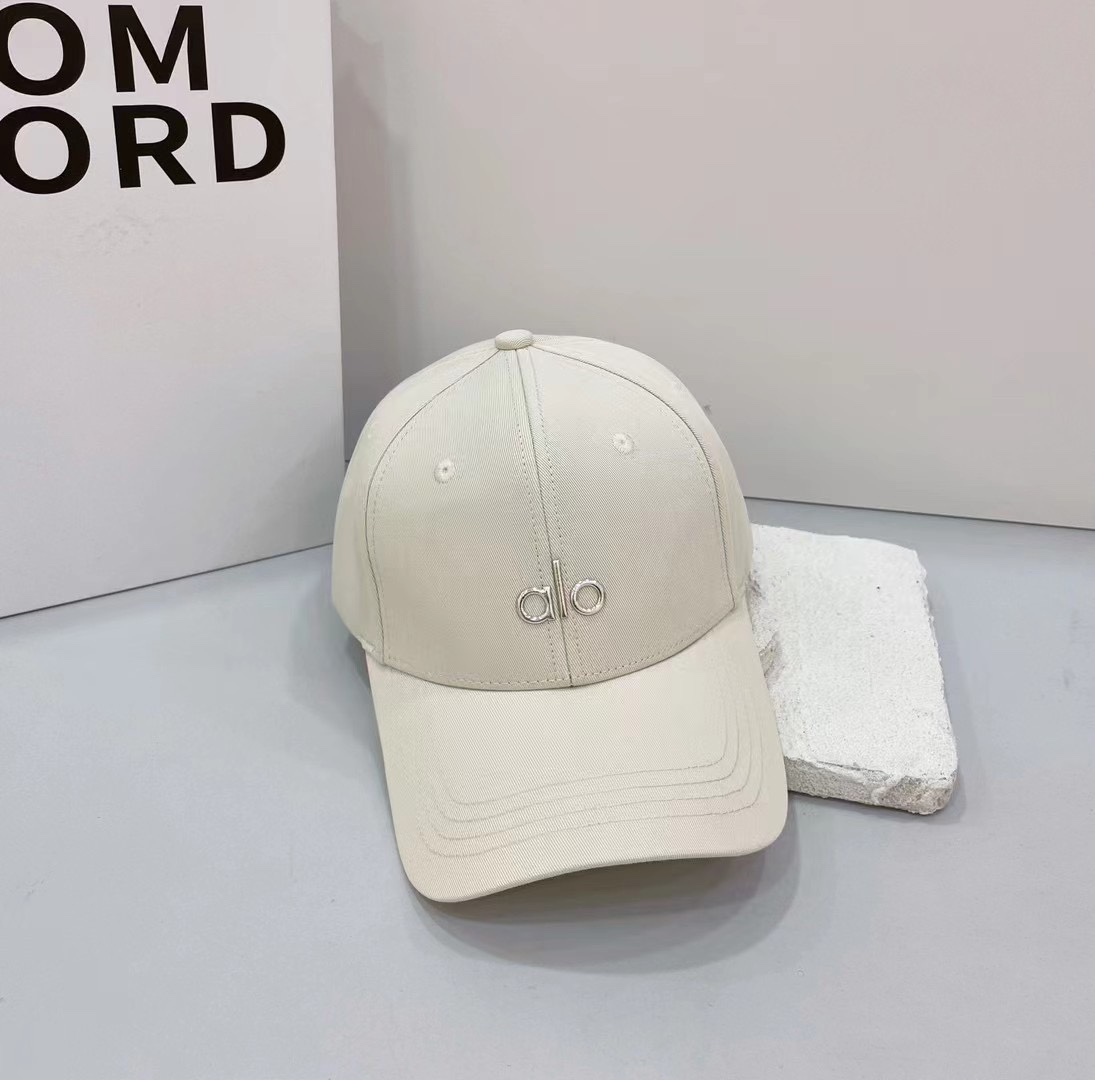 NO:226396,Running alo couple baseball caps, men and women hard top baseball caps, sports breathable sun protection caps, not only fashionable, but more importantly, it can effectively protect our heads from ultraviolet rays, whether it is daily travel or outdoor sports, it can become your best companion. Hats, straw hats, fisherman hats, baseball caps, hats, espadrilles, hats19860909跑量 alo情侣款棒球帽 男女硬顶棒球帽,运动透气防晒帽,不仅时尚,更重要的是它能有效保护我们的头部免受紫外线的侵害,不管是日常出行还是户外运动,它都能成为你的最佳伴侣.帽子草帽渔夫帽棒球帽,帽子,espadrilles,hats,hat