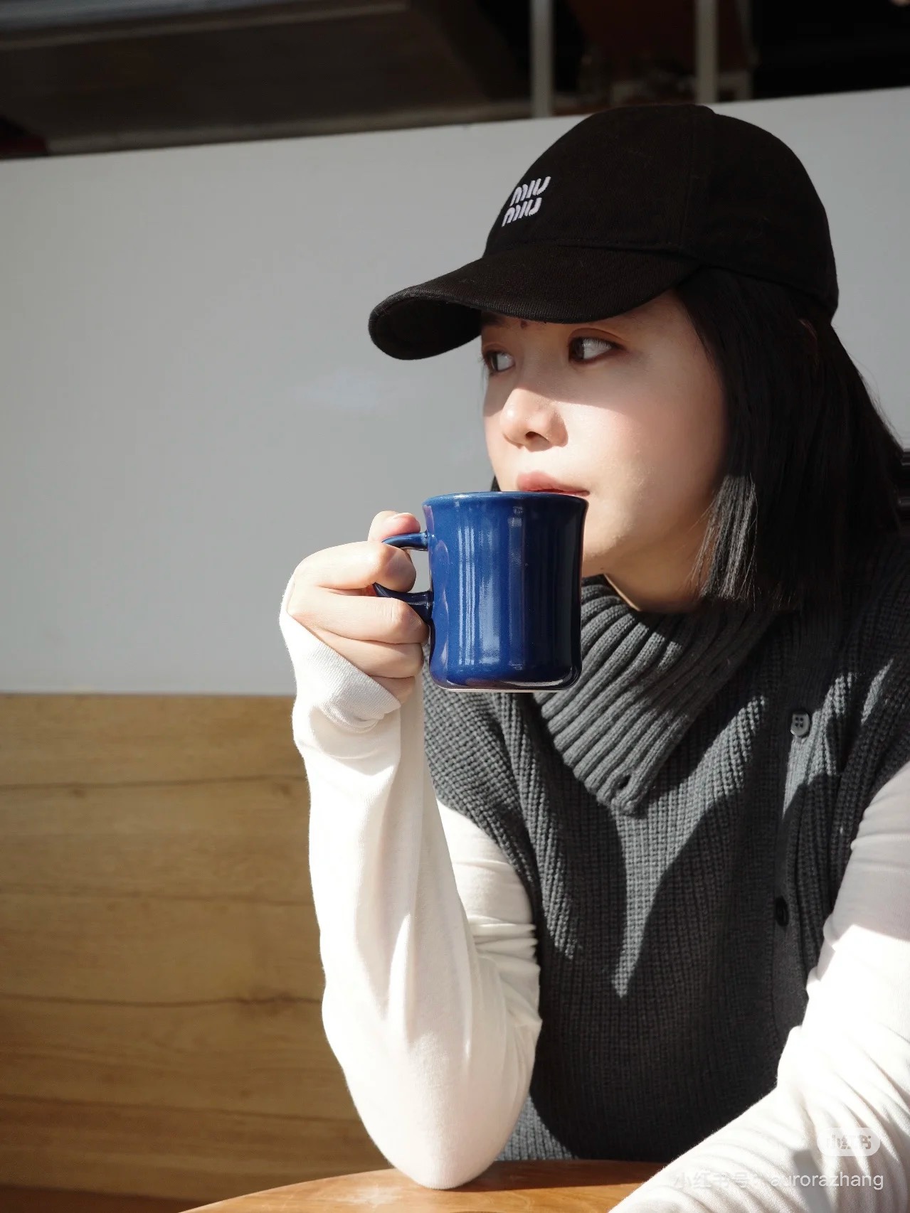 NO:227119,Running volume MiuMiu's new plain baseball cap is currently popular in the hot colors, with a full street feel and a versatile trend!  Hat Straw Hat Fisherman Hat Baseball Hat, Hats, Miumiu, espadrilles, hats19860909跑量 MiuMiu新款素色棒球帽 当下爆热的色系,街头感十足 潮流百搭！帽子草帽渔夫帽棒球帽,帽子,miumiu,espadrilles,hats,hat