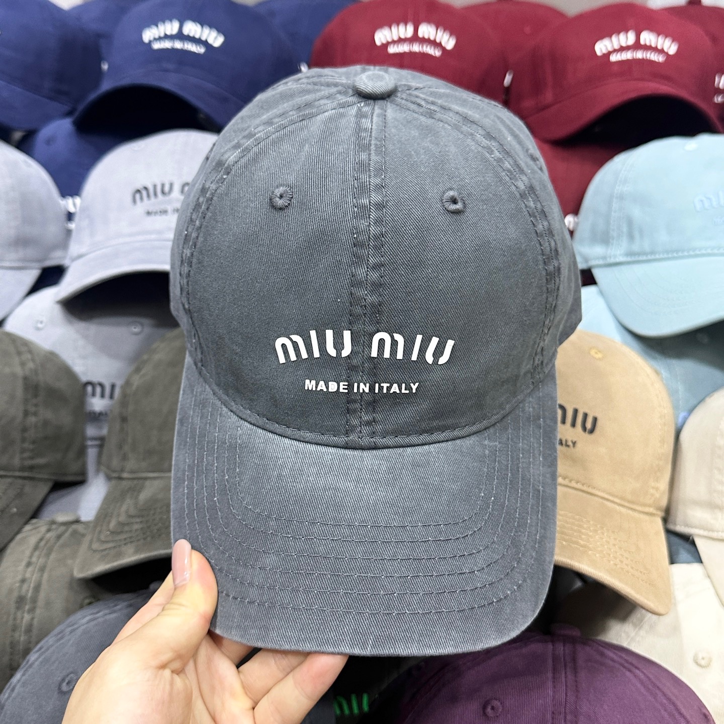NO:228416,Running volume miu~New style retro baseball cap pure cotton suitable for all seasons of the year!  Simple and high-end!  Running model, close your eyes and rush!  Hat Straw Hat Fisherman Hat Baseball Hat, Hats, Miumiu, espadrilles, hats19860909跑量 miu～新款 复古棒球帽 纯棉 适合一年四季！ 简约高级感满满！ 跑量款 闭眼冲！帽子草帽渔夫帽棒球帽,帽子,miumiu,espadrilles,hats,hat