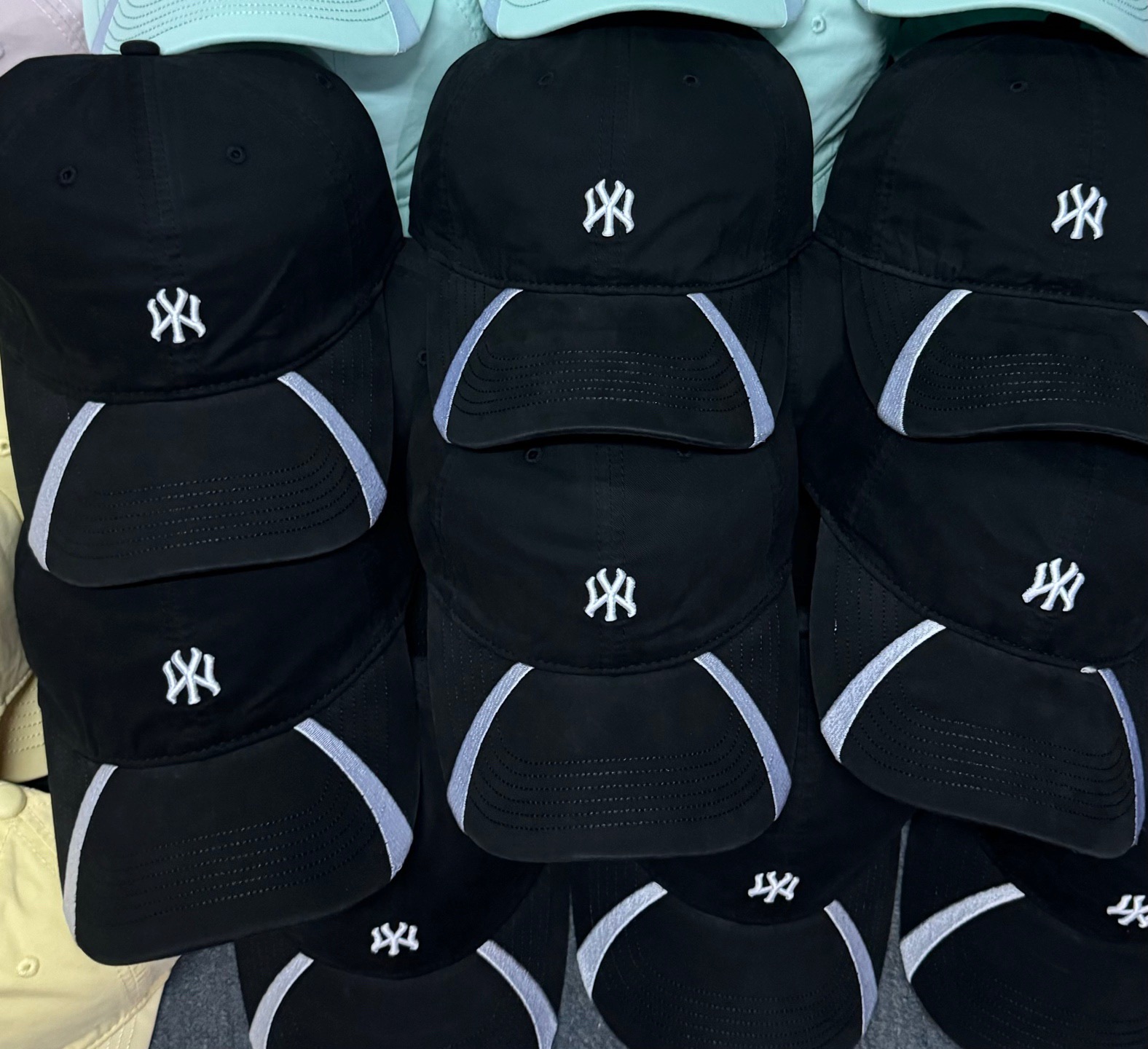 NO:228420,Running volume, new trendy brand style, retro baseball cap, pure cotton, suitable for all seasons of the year!  The same style as men and women, full of simple and high-end feel!  Running model, close your eyes and rush!  Hat Straw Hat Fisherman Hat Baseball Hat, Hats, espadrilles, hats19860909跑量 潮牌新款 复古棒球帽 纯棉 适合一年四季！ 男女同款,简约高级感满满！ 跑量款 闭眼冲！帽子草帽渔夫帽棒球帽,帽子,espadrilles,hats,hat