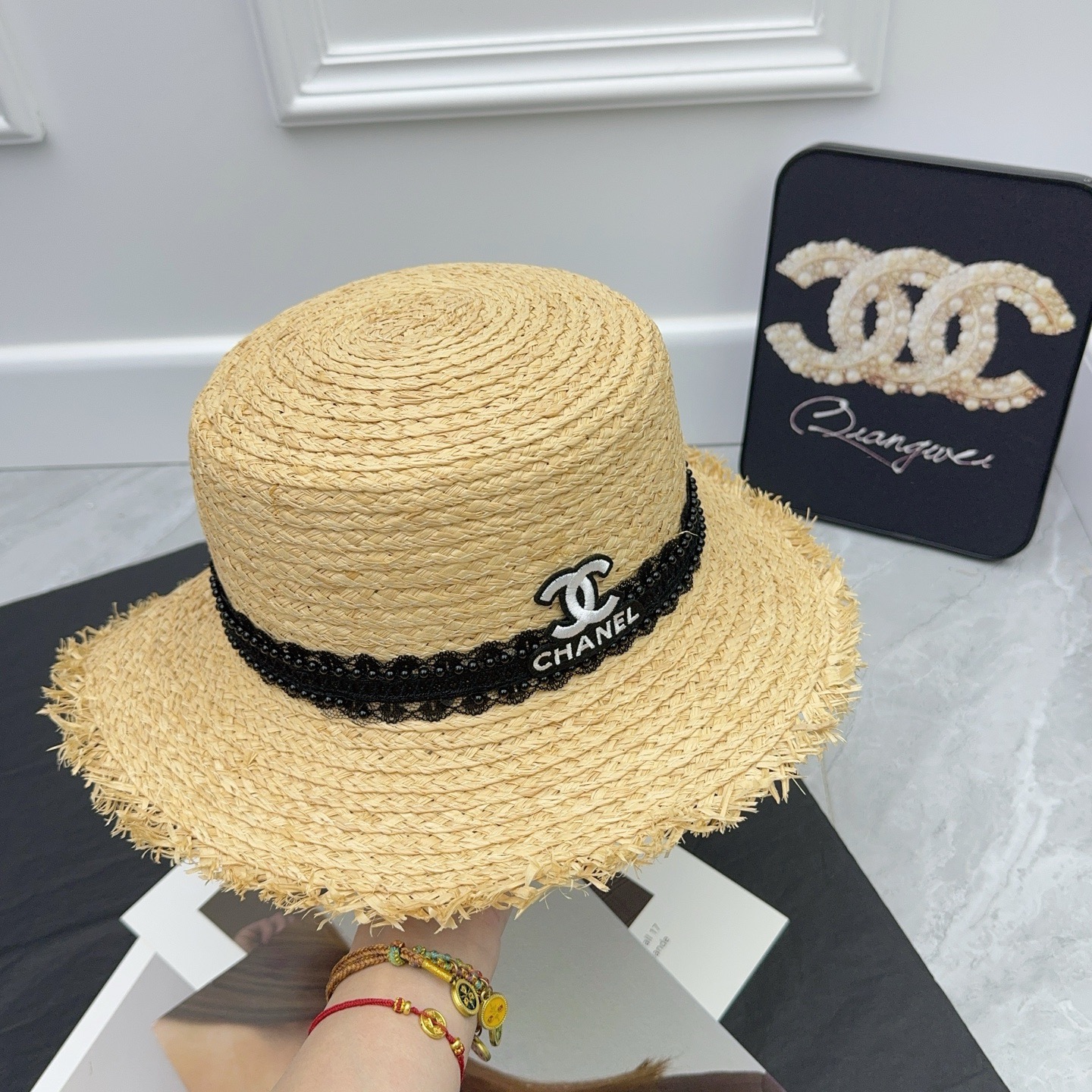 NO:228434,Running volume: Xiaoxiang’s versatile Rafi straw hat!  The summer atmosphere is full of appointment at the beach during the May Day holiday. Wear it directly with a hat, straw hat, fisherman hat, baseball hat, hat, espadrilles, hats19860909跑量 小香巨百搭的拉菲草帽！ 毛边设计 夏季氛围感十足 五一小长假海边约起 直接戴上它帽子草帽渔夫帽棒球帽,帽子,espadrilles,hats,hat