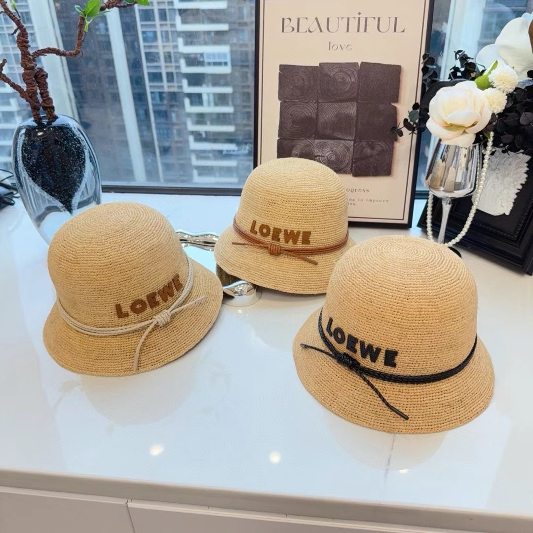 NO:229539,Running volume Loewe’s minimalist and elegant Rafi grass pot hat sun hat, simple style, unusual style, super feminine. The craftsmanship is just hand hooked!  Imported material, encrypted raffia!  It will be fine if you keep it for several years!  Collection-level beauty!  Material: Rafia Head Circle: 58cm Hat Straw Hat Fisherman's Hat Baseball Hat, Hats, loewe, espadrilles, hats19860909跑量 Loewe极简优雅拉菲草盆帽遮阳帽, 简单的款式,不平庸的风格,超有女人味. 工艺就是手勾的哦！进口材质,加密拉菲草！ 放好几年都没问题！收藏级美物！ 材质:拉菲草 头围:58cm帽子草帽渔夫帽棒球帽,帽子,loewe,espadrilles,hats,hat