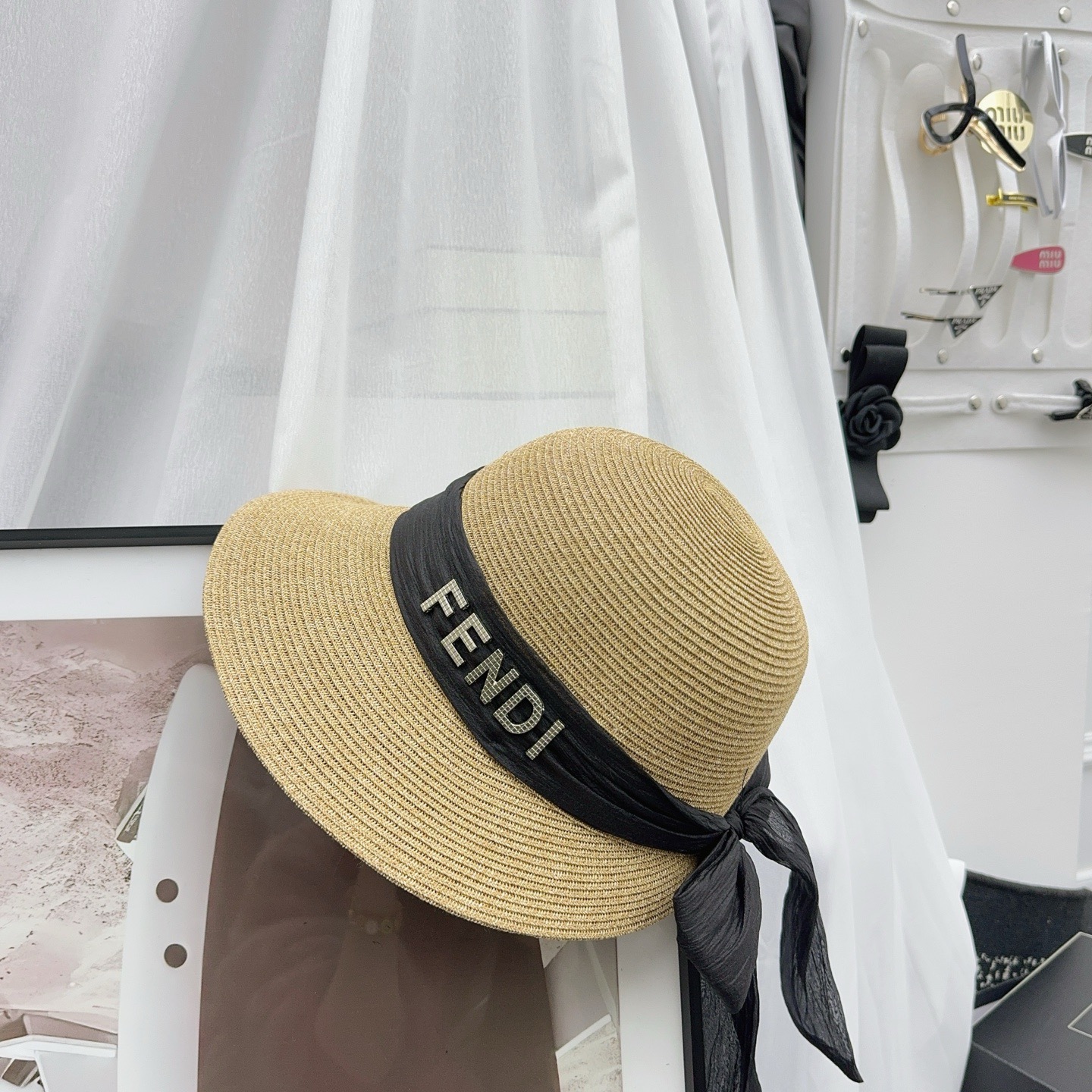 NO:229548,Running volume Fendi high-end elegant sun hat with thin braids with texture and high-end quality!  Hat Straw Hat Fisherman Hat Baseball Hats, Hats, Fendi, espadrilles, hats19860909跑量 Fendi 高级优雅的遮阳帽 细辫有质感,高端品质！帽子草帽渔夫帽棒球帽,帽子,fendi,espadrilles,hats,hat