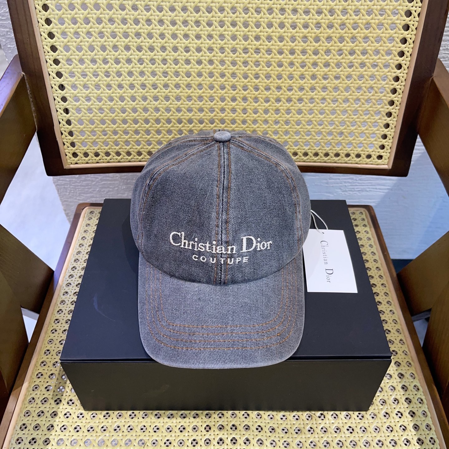 NO:229541,Running volume D home ~ New denim baseball cap Washed old denim baseball cap New washing buffet series, casual and versatile wardrobe matching artifact hat Straw hat Fisherman hat Baseball cap, hat, dior, espadrilles, hats19860909跑量 D家～新款牛仔布棒球帽 水洗做旧牛仔布棒球帽 新推出洗水牛仔系列,休闲百搭 衣橱搭配神器帽子草帽渔夫帽棒球帽,帽子,dior,espadrilles,hats,hat