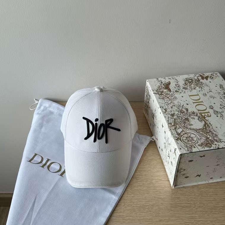NO:229464,Running volume Dior new embroidered baseball hat classic letters, everlasting fashion ins blogger styling small items hat straw hat fisherman hat baseball hat, hat, dior, espadrilles, hats19860909跑量 迪奥新款刺绣棒球帽 经典字母,永不垂朽的时尚 ins博主凹造型小单品帽子草帽渔夫帽棒球帽,帽子,dior,espadrilles,hats,hat