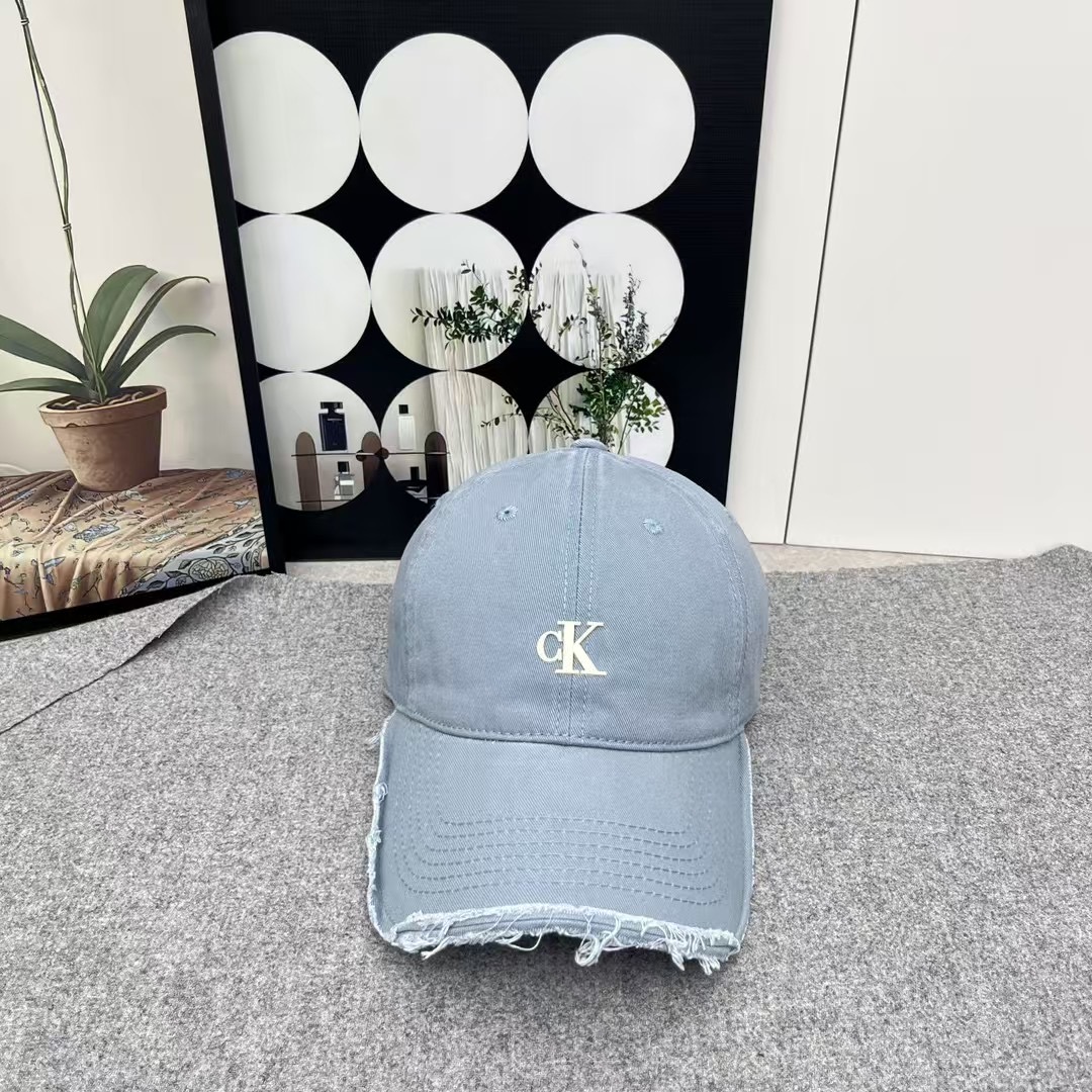 NO:230205,Running volume CK~ New style baseball cap This baseball cap is really versatile and out of date, and the cost-effectiveness is also very beautiful, so beautiful that it counterattacks~ Hat Straw Hat Fisherman's hat Baseball cap, hat, espadrilles, hats19860909跑量 CK～新款散须棒球帽 这款棒球帽真的百搭不过时,性价比也很高,美到逆袭～帽子草帽渔夫帽棒球帽,帽子,espadrilles,hats,hat