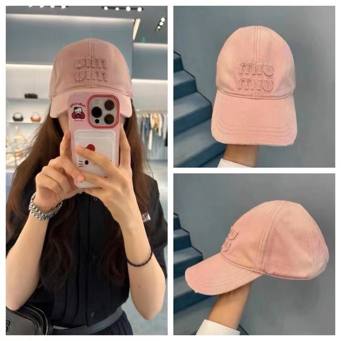 NO:230185,Running volume MiuMiu's new baseball cap is very good to match, and the lazy style is displayed in minutes. It shows off the face without makeup. It is very tasteful. Whoever wears it looks good!  !  !  Hat Straw Hat Fisherman Hat Baseball Hat, Hats, Miumiu, espadrilles, hats19860909跑量 MiuMiu新款棒球帽 款式很好搭配,慵懒风分分钟展现,素颜显脸小拼色超有品味 太推荐了,谁戴谁好看！！！帽子草帽渔夫帽棒球帽,帽子,miumiu,espadrilles,hats,hat