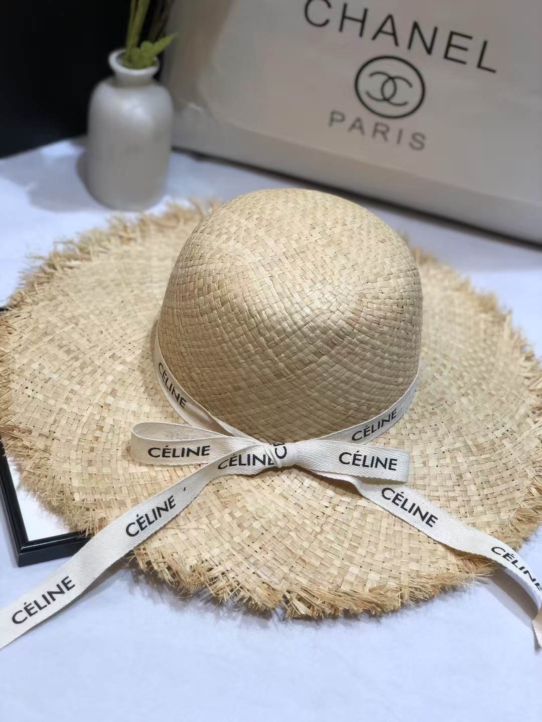 NO:343554,Running volume Xiaoxiang~ Summer is coming. Straw hats on the beach are getting. Super suitable for taking photos on the beach. Sisters quickly put them on beautifully and took photos. Straw hats, fishermen's hats, baseball hats, hats, espadrilles, hats跑量 小香～夏天来了 海边度假风草帽get起来 超级适合海边度假拍照必备单品 姐妹们赶紧戴起来美美哒拍照了帽子草帽渔夫帽棒球帽,帽子,espadrilles,hats,hat