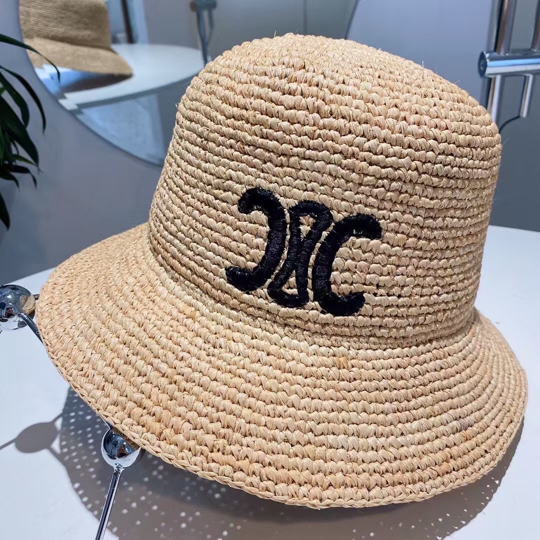 P
Celine赛琳拉菲草帽，纯手工钩织，➕刺绣logo，正品开模，高品质，独家定制，产量贼低，卖一个少