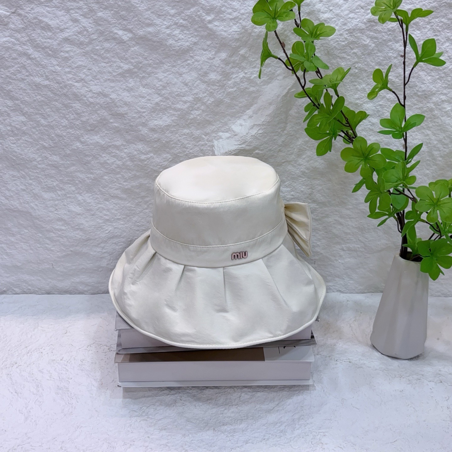 NO:344014,Running capacity MiuMiu~Sun protection coating fisherman hat Outdoor quick-drying fabric, light and portable Sun protection hat UV sun protection large hat brim pleated large hat brim all-round sun protection Foldable hat Straw hat Fisherman hat Baseball hat, hat, miumiu, espadrilles, hats跑量 MiuMiu～防晒涂层渔夫帽 户外速干面料,轻薄便携 防晒帽防紫外线遮阳大帽檐 百褶大帽檐全方位防晒 可折叠帽子草帽渔夫帽棒球帽,帽子,miumiu,espadrilles,hats,hat