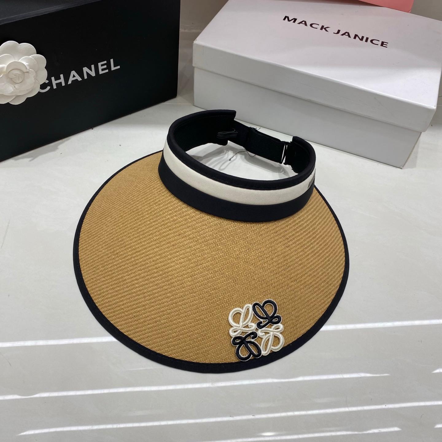 NO:343815,Running volume Loew ~~New empty top hat Summer sunshade shell empty top hat, widened brim 180° full face sun protection High-efficiency sunshade, small face style, big head baby, head circumference: 56-60cm can wear hats, straw hat, fisherman hat, baseball hat, hat, loewe, espadrilles, hats跑量 Loew～～新款空顶帽 夏日遮阳贝壳空顶帽,大檐加宽180°全脸防晒 高效遮阳,显脸小的款式 大头宝宝放心入手 头围:56-60cm均可佩戴帽子草帽渔夫帽棒球帽,帽子,loewe,espadrilles,hats,hat