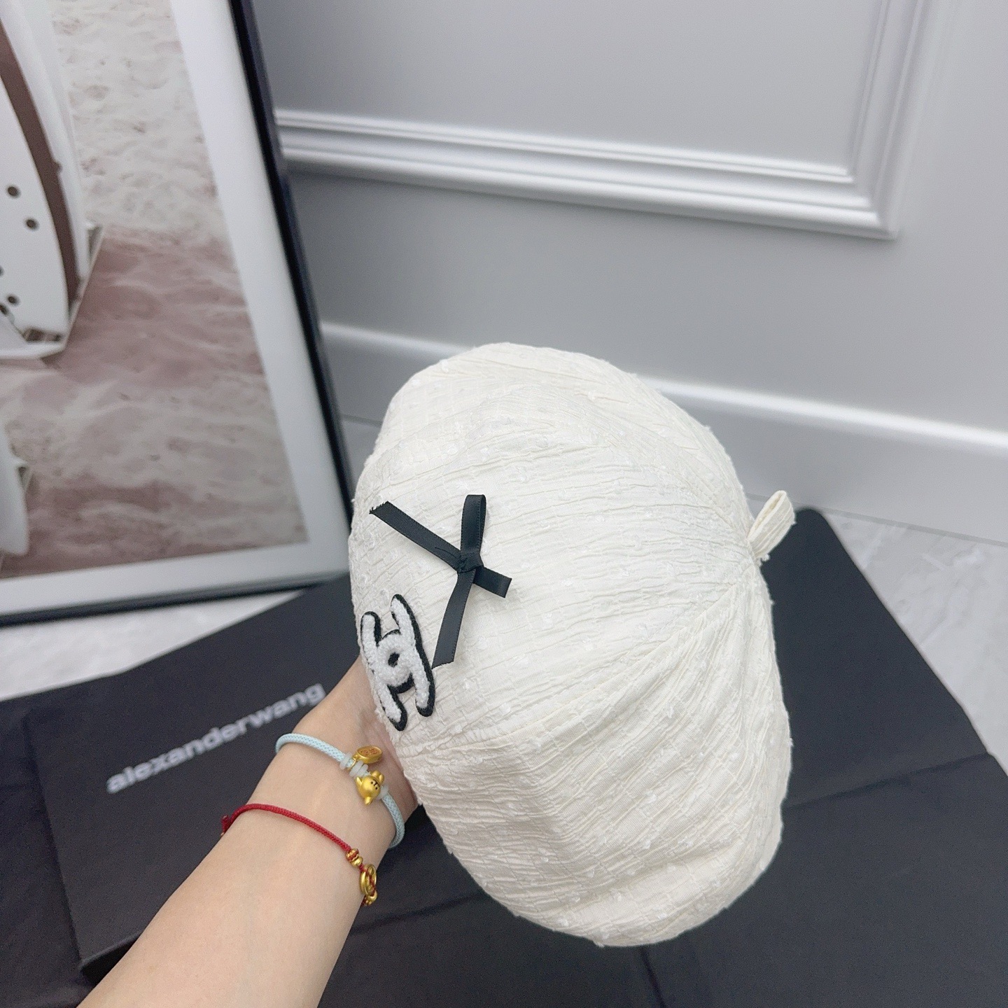 NO:347698,Running CHANEL Sweet Little Flavor ~ New Beret Hats Good Hats and Strong Wrap Up Big Tits Close Your Eyes and Straw Hats Fisherman's Hats Baseball Hats, Hats, Chanels, Espadrilles, Hats跑量 CHANEL 甜美小香风~ 新款贝雷帽 帽型好 包裹性很强 大头宝子们闭眼入帽子草帽渔夫帽棒球帽,帽子,chanel,espadrilles,hats,hat