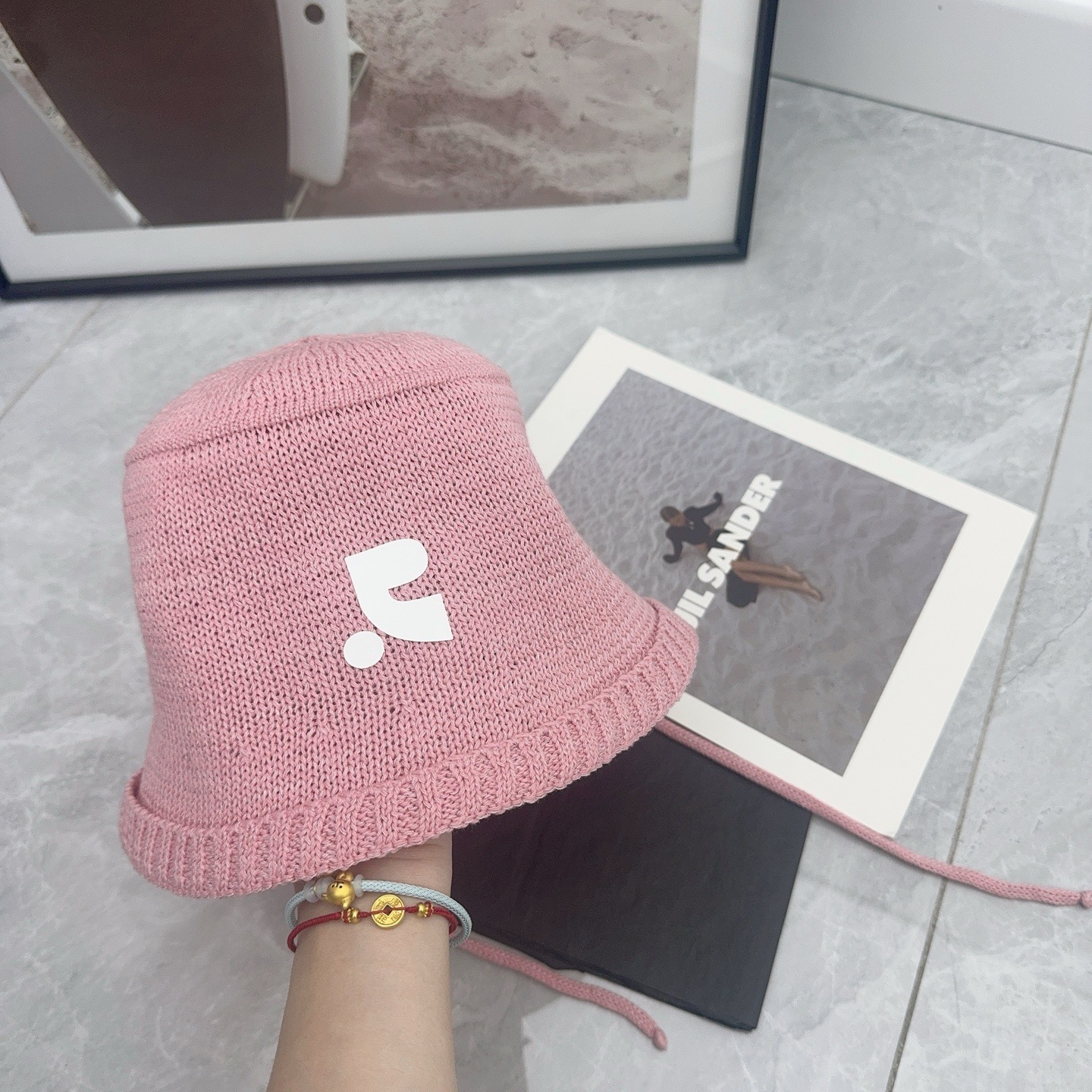 NO:347743,Running volume, new style knitted bucket hat, good-looking style, super cool hat, straw hat, fisherman hat, baseball hat, hat, espadrilles, hats跑量 潮牌新款针织桶帽 版型好看 搭配黑色就是超酷风帽子草帽渔夫帽棒球帽,帽子,espadrilles,hats,hat