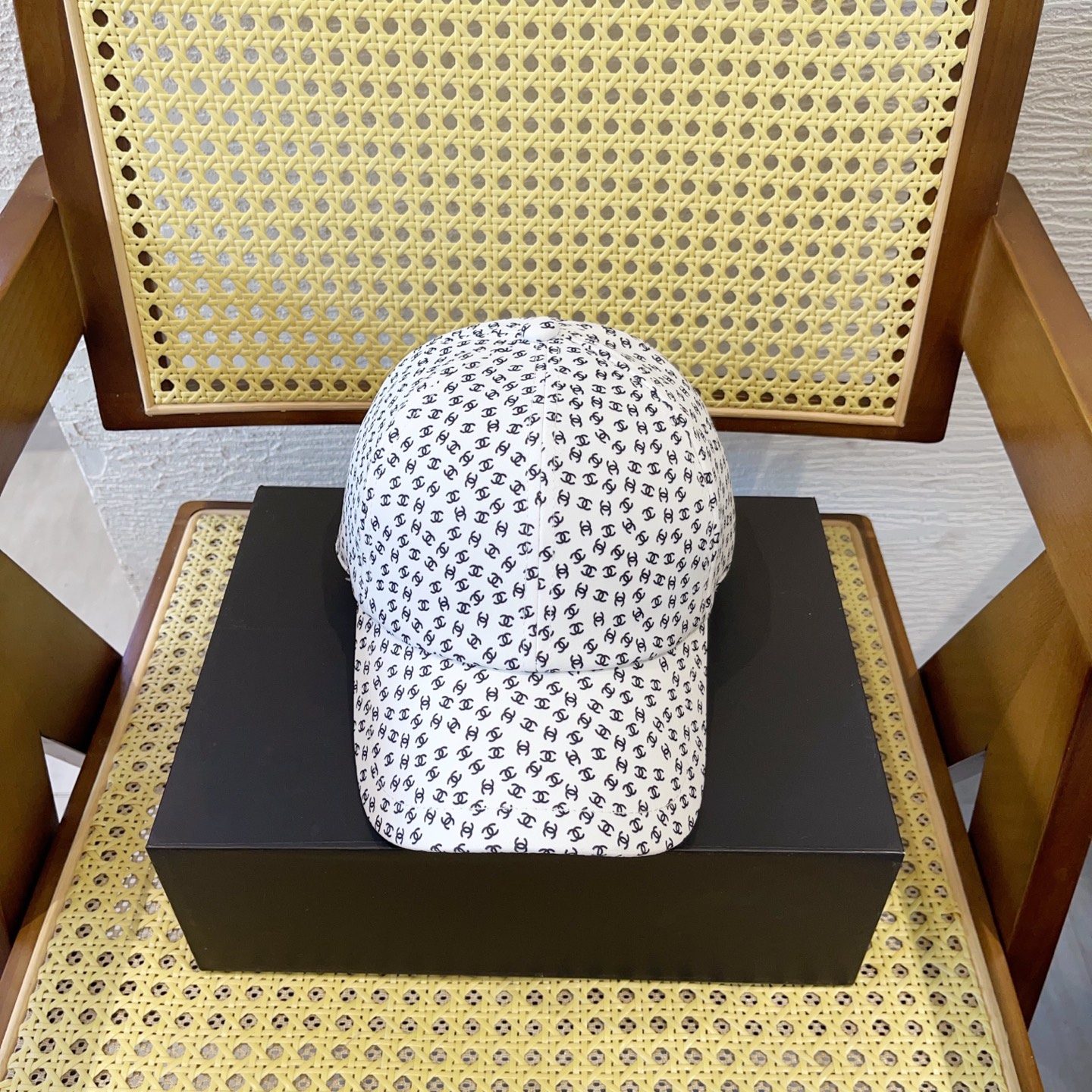 NO:348809,Running volume Xiaoxiang first on the entire network, full of baseball caps, fashion sense on the head hat, straw hat fisherman hat baseball cap, hat, espadrilles, hats跑量 小香全网首发 满印棒球帽,把时尚感戴上头的感觉帽子草帽渔夫帽棒球帽,帽子,espadrilles,hats,hat