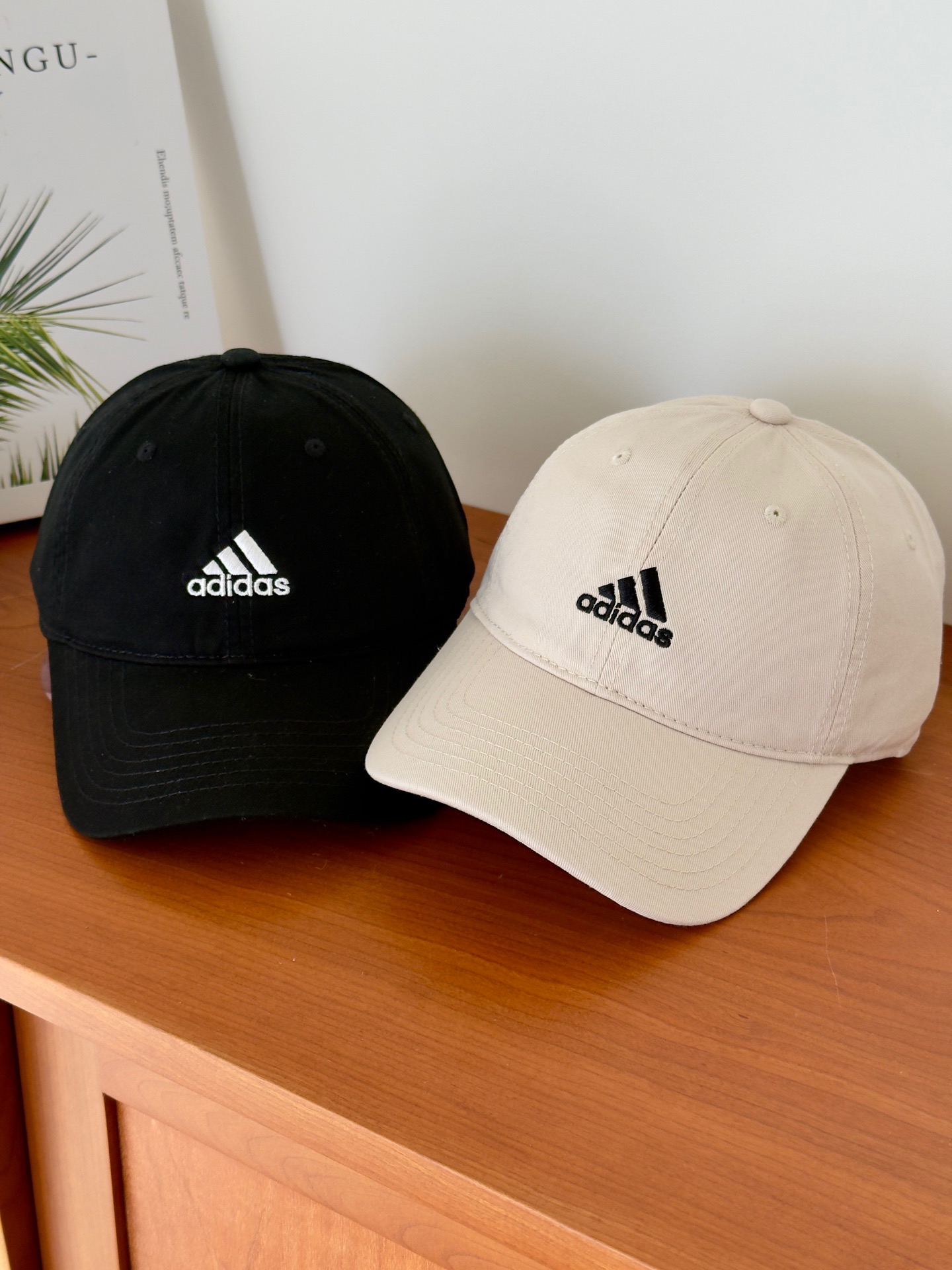 NO:348790,Running volume Adida ~ New style retro baseball cap pure cotton suitable for all seasons of the year!  The same style as men and women, full of simple and high-end feel!  Running model, close your eyes and rush!  Hat Straw Hat Fisherman Hat Baseball Hat, Hats, espadrilles, hats跑量 阿迪～新款 复古棒球帽 纯棉 适合一年四季！ 男女同款,简约高级感满满！ 跑量款 闭眼冲！帽子草帽渔夫帽棒球帽,帽子,espadrilles,hats,hat