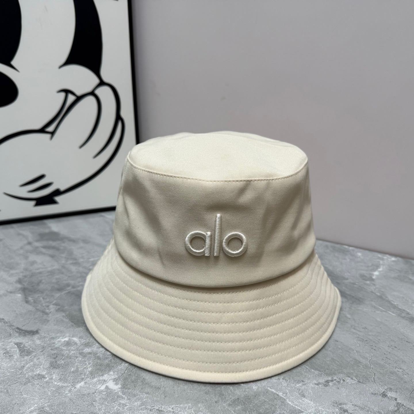 NO:348830,The popular fisherman hat with alo embroidery, high quality, fine workmanship details, simple and elegant, counter synchronization, popular!  Hat Straw Hat Fisherman Hat Baseball Hat, Hats, espadrilles, hats跑量 alo刺绣爆款渔夫帽,高品质,做工细节精细,简约大方,专柜同步,跑量爆款！帽子草帽渔夫帽棒球帽,帽子,espadrilles,hats,hat