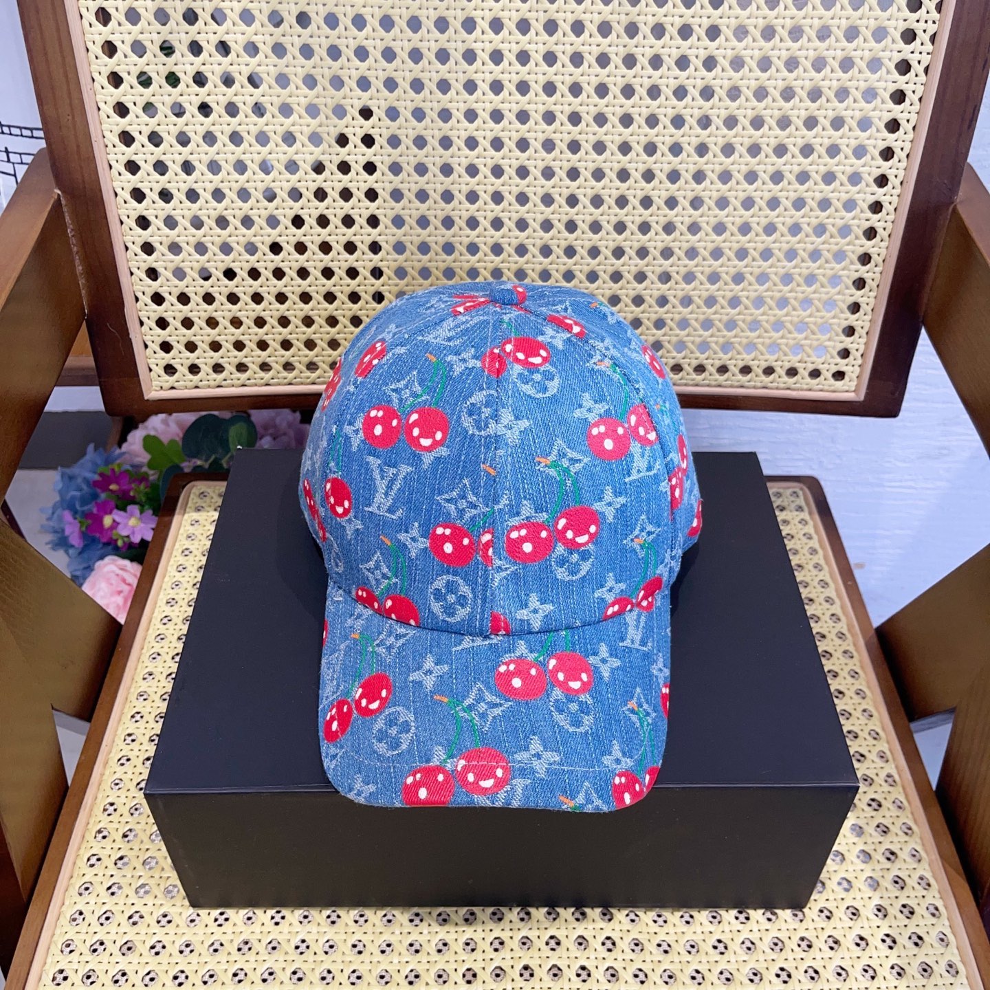 NO:353980,Running volume: Donkey House 2025 new Murakami Takashi cherry series~ The quality of cowboy hat is excellent!  The perfect fusion of red cherries and letters of presbyterian flowers is simply!  Hat Straw Hat Fisherman Hat Baseball Hat, Hats, louis vuitton,louis vuitton,espadrilles,hats跑量 驴家2025新款村上隆樱桃系列～ 牛仔帽质量一级棒！红红的樱桃与字母老花完美的融合,简直了！帽子草帽渔夫帽棒球帽,帽子,louis vuitton,louis vuitton,espadrilles,hats,hat