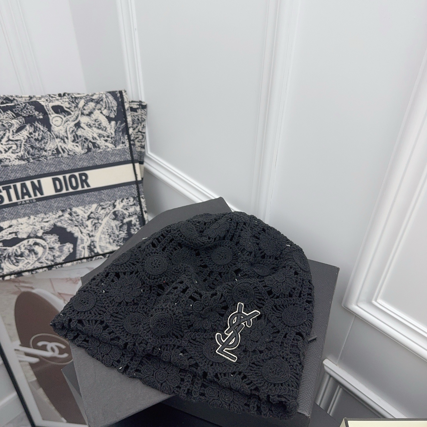 NO:358539,Running volume YSL ~ New style hand hook hat full of atmosphere, pile of hats ~ hat straw hat fisherman hat baseball hat, hat, saint laurent, espadrilles, hats跑量 YSL～新款手勾帽 氛围感拉满,堆堆帽～帽子草帽渔夫帽棒球帽,帽子,saint laurent,espadrilles,hats,hat