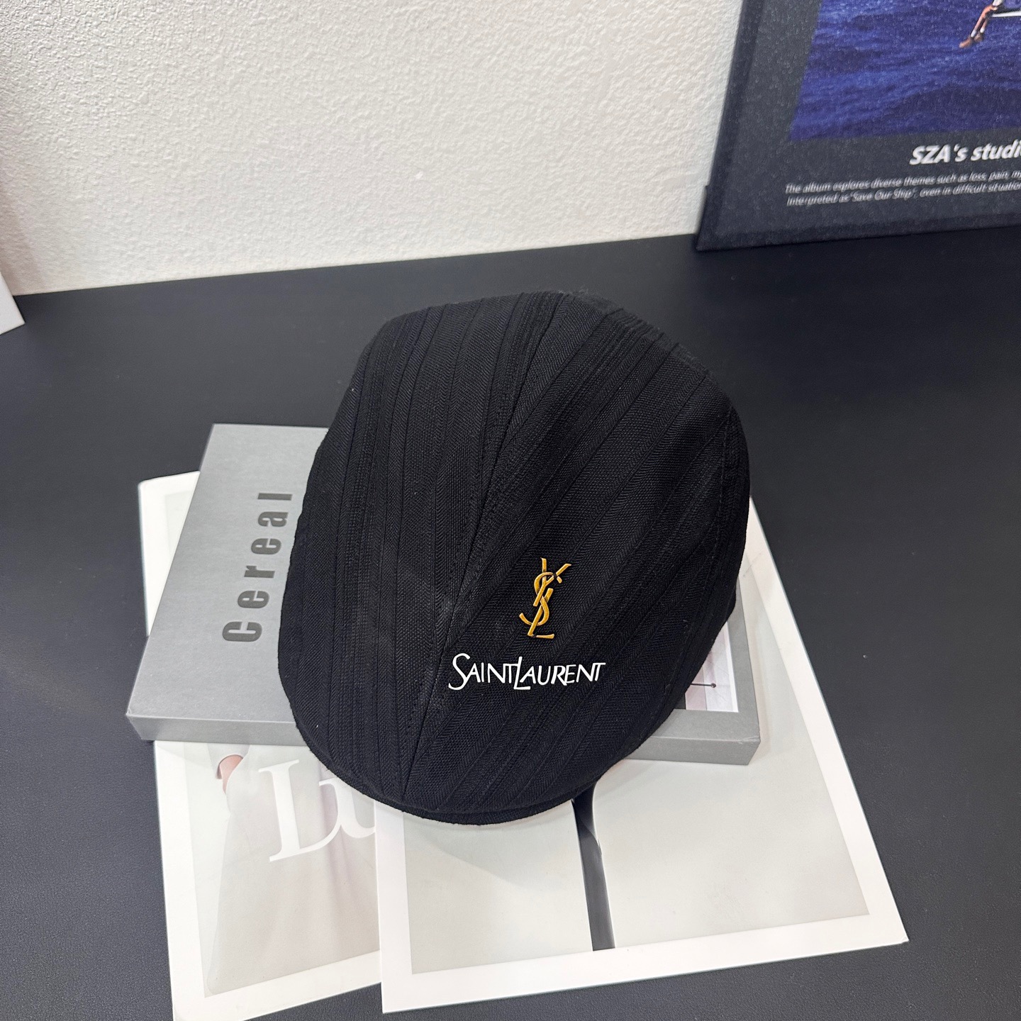 NO:358852,Running volume: Poplarwood~The new front hat has a high-end texture and unique texture. The hat is super good, and it becomes a fashion expert in seconds when worn. Moreover, the color combination is super classic, and it can be easily controlled by casual style or exquisite style. With it, you are a street trendy person. I love hats, straw hats, fisherman hats, baseball hats, hats, espadrilles, hats跑量 杨树林～新款前进帽质感高级又独特.帽型超赞,戴上秒变时尚达人.而且颜色搭配超经典,不管是休闲风还是精致风都能轻松驾驭,拥有它,你就是街头潮人,爱了帽子草帽渔夫帽棒球帽,帽子,espadrilles,hats,hat