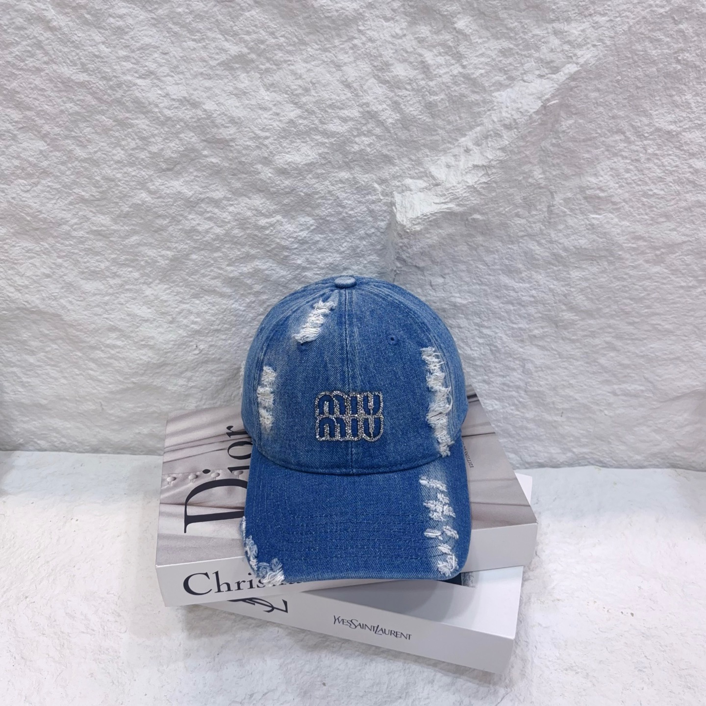 NO:360271,Running volume mumu~ New denim fabric baseball cap, simple and high-end sense suitable for various styles of wear [Perfect] hat straw hat fisherman hat baseball cap, hat, espadrilles, hats跑量 mumu～新款牛仔面料棒球帽,简约的高级感适合各种穿搭风格[得意]帽子草帽渔夫帽棒球帽,帽子,espadrilles,hats,hat