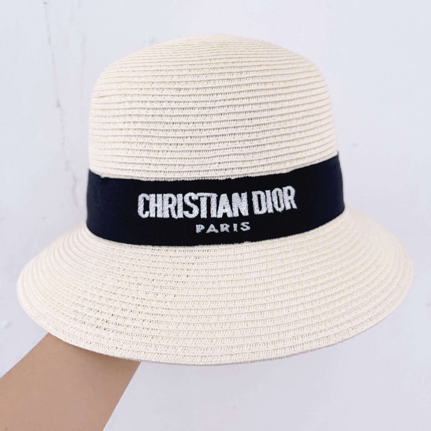 NO:360344,Running volume New - Dior new basin hat Exclusive customization Embroidered letters versatile straw basin hat Head circumference 55~58cm sun protection and sun protection Black and white Khaki hat Straw hat Fisherman hat Baseball hat, hat, dior, espadrilles, hats跑量 上新 —— Dior新款盆帽 独家定制 刺绣字母防百搭草盆帽 头围55～58cm防晒遮阳 黑色 白色 卡其色帽子草帽渔夫帽棒球帽,帽子,dior,espadrilles,hats,hat