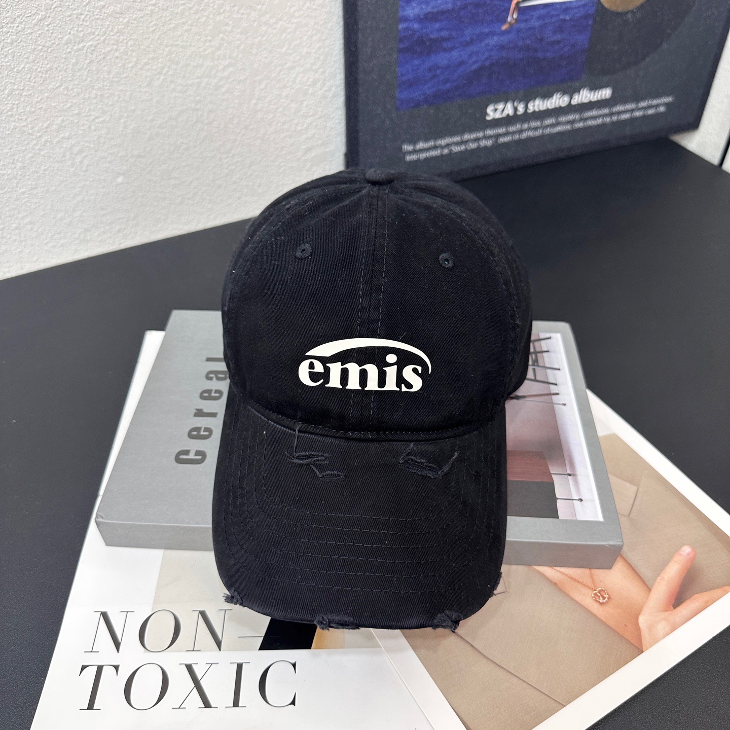 NO:360296,Running volume emis~New Wash Baseball Cap Sweet and Cool Baseball Cap~Fashionable Essence!  Soft top casual hat type, comfortable and soft, with twill cotton fabric, which is both a non-faced artifact and the finishing touch of outfits!  Men and women hat straw hat fisherman hat baseball hat, hat, espadrilles,hats跑量 emis～新款洗水棒球帽 甜酷棒球帽~时髦精必备款！ 软顶休闲帽型 舒适柔软 采用斜纹棉质面料 既是素颜神器又是穿搭的点睛之笔！男女同款帽子草帽渔夫帽棒球帽,帽子,espadrilles,hats,hat