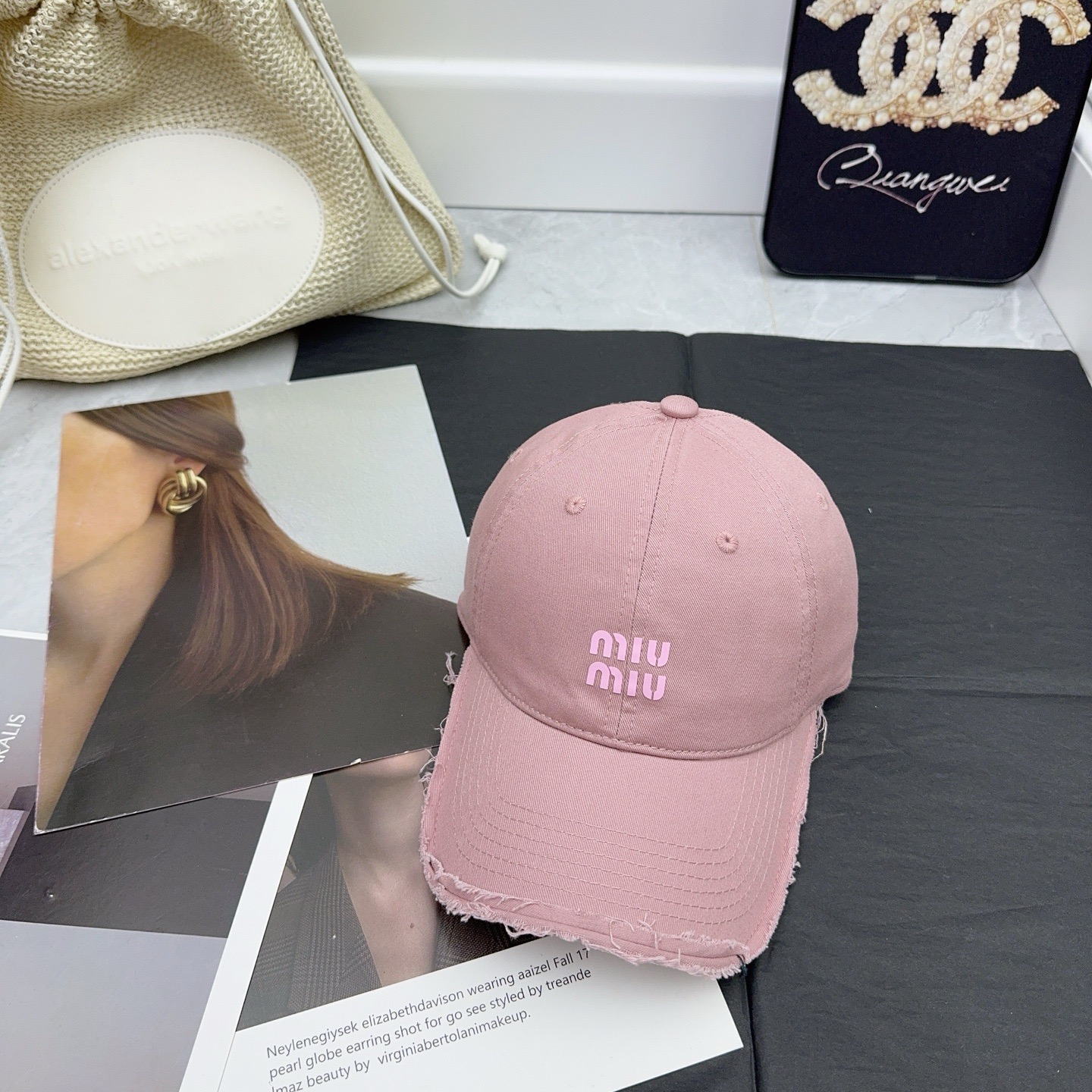 NO:360424,Mumu is a hit single model!  Classic baseball cap, very positive hat, continuous single hat, straw hat, fisherman hat, baseball cap, hat, espadrilles, hats跑量 mumu爆单款！ 经典棒球帽,帽型很正,持续补单款帽子草帽渔夫帽棒球帽,帽子,espadrilles,hats,hat