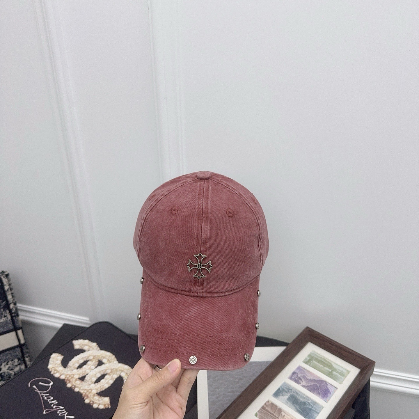 NO:361478,Running volume Croxin's new autumn and winter baseball cap is customized for dyeing, making it look white and high-end!  Hat straw hat fisherman hat baseball hat, hat, chrome hearts, espadrilles, hats跑量 克罗心秋冬新款棒球帽 定制定染色系,显白高级！帽子草帽渔夫帽棒球帽,帽子,chrome hearts,espadrilles,hats,hat