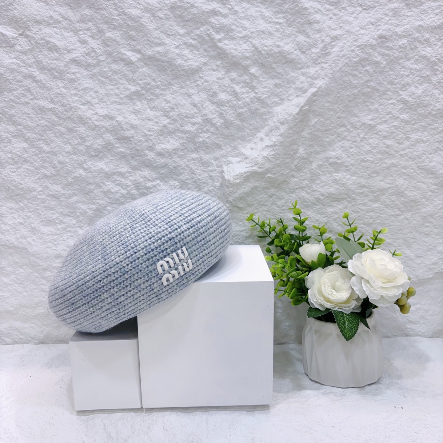 NO:363348,Running MIUMIU｜New product sharing Autumn and winter Berebe wool material Three-dimensional logo hat Straw hat Fisherman hat Baseball hat Knitted hat, hat, miumiu, espadrilles, hats跑量 MIUMIU｜新品分享 秋冬贝雷贝 羊毛材质 立体logo帽子草帽渔夫帽棒球帽针织帽,帽子,miumiu,espadrilles,hats,hat