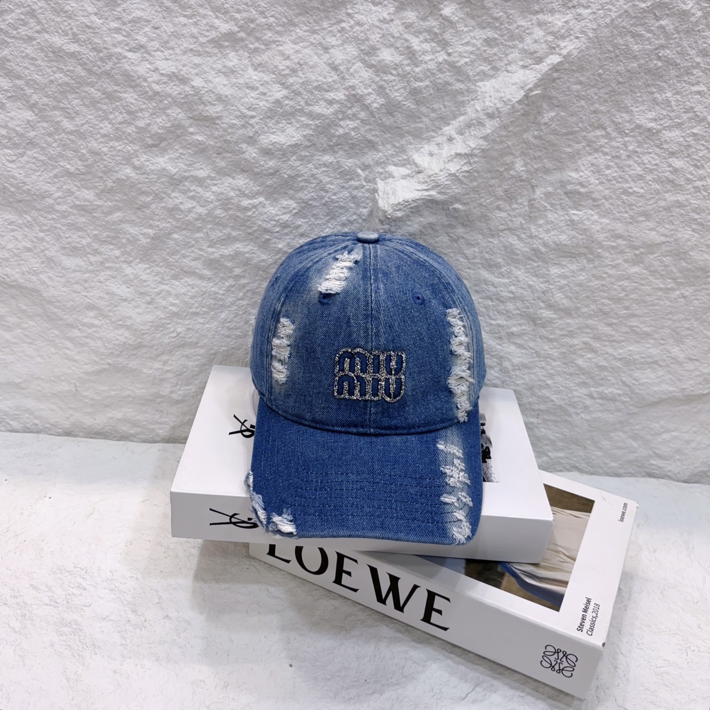NO:363303,Running volume mumu~ New denim fabric baseball cap, simple and high-end sense suitable for various styles of wear [Perfect] hat straw hat fisherman hat baseball cap knit hat, hat, espadrilles, hats跑量 mumu～新款牛仔面料棒球帽,简约的高级感适合各种穿搭风格[得意]帽子草帽渔夫帽棒球帽针织帽,帽子,espadrilles,hats,hat