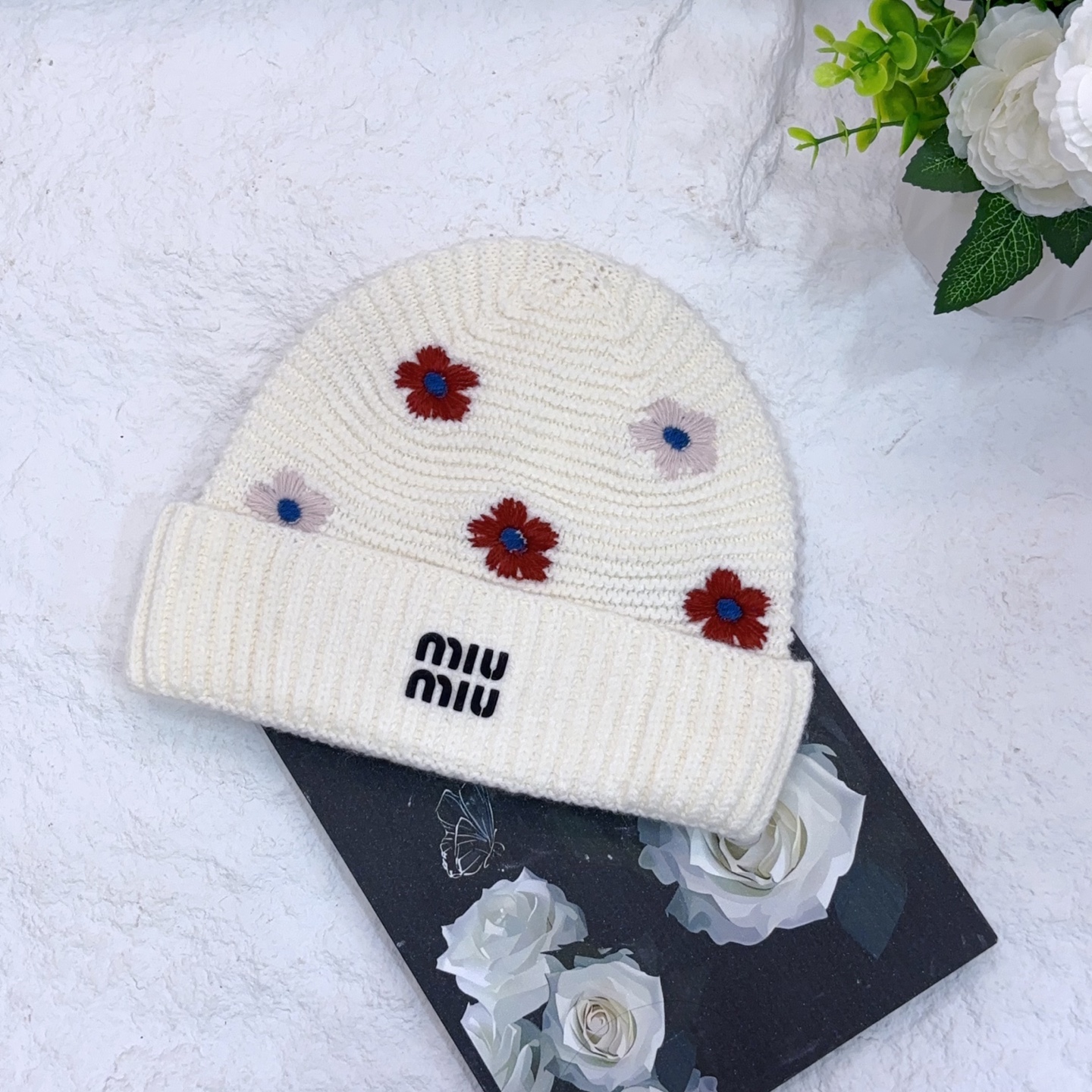 NO:364230,Running MIUMIU｜New Product Sharing Xuan Ya Xiaohua versatile and bright spots Hat Fisherman's hat Baseball hat Knitted hat, hat, miumiu, espadrilles, hats跑量 MIUMIU｜新品分享 炫雅小花 百搭又不失亮点帽子渔夫帽棒球帽针织帽,帽子,miumiu,espadrilles,hats,hat
