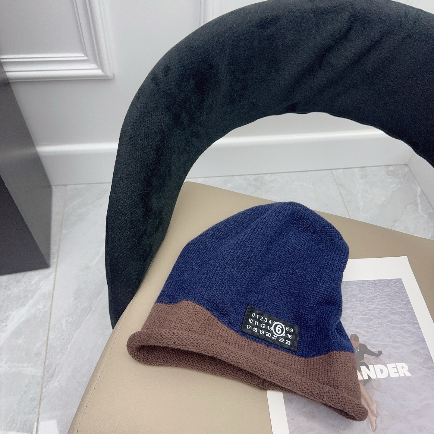 NO:364245,Running volume Magila ~ Sweet and cool piles of hats are coming, contrasting colors are very special, fisherman hat baseball hat knit hat, hat, masion margiela, espadrilles, hats跑量 马吉拉～甜酷堆堆帽来了 撞色很特别帽子渔夫帽棒球帽针织帽,帽子,masion margiela,espadrilles,hats,hat