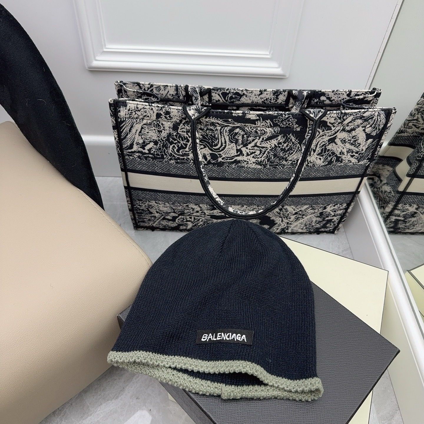 NO:365030,Running volume: Balenciaga’s new autumn and winter style pile hats, couples’ styles, must-have for daily outfits!  Hat fisherman hat baseball hat knit hat, hat, balenciaga, espadrilles,hats跑量 巴黎世家秋冬新款堆堆帽 情侣款,日常穿搭必入！帽子渔夫帽棒球帽针织帽,帽子,balenciaga,espadrilles,hats,hat