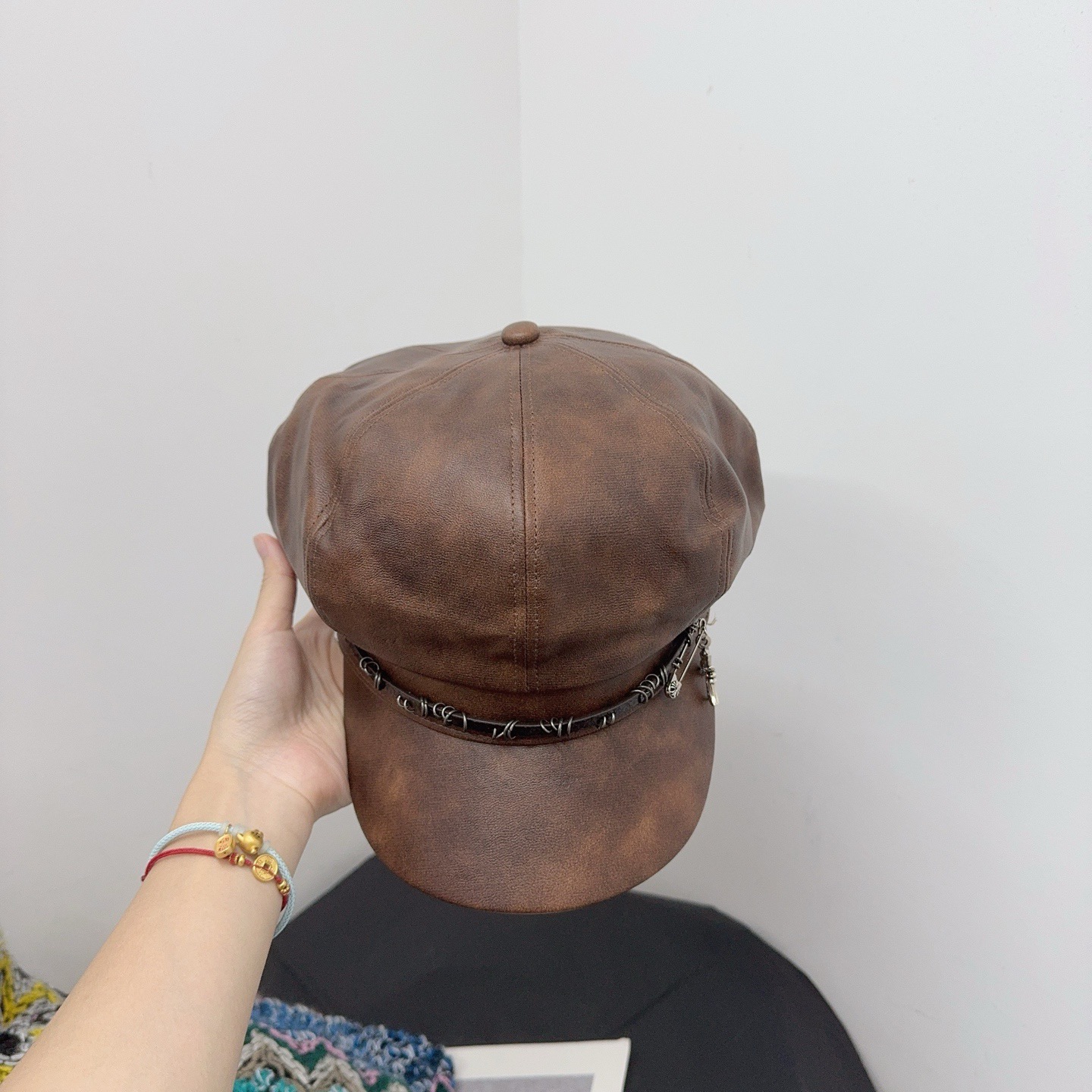 NO:365036,Running volume Croxin Maillard's octagonal hat is new!  Cool, high quality, customized version!  Hat fisherman hat baseball hat knit hat, hat, chrome hearts, espadrilles,hats跑量 克罗心美拉德八角帽上新！ 酷劲十足,高品质,定制版！帽子渔夫帽棒球帽针织帽,帽子,chrome hearts,espadrilles,hats,hat