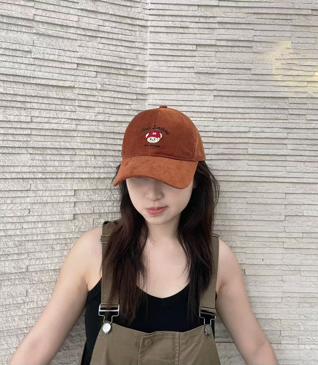 NO:365793,Running volume trendy brand ~ Corduroy new baseball hat The hat has a very good style, and it looks good no matter how you match it. The fabric is made of high-quality corduroy fabric, autumn and winter look accessories hat, fisherman hat baseball hat knit hat, hat, espadrilles, hats跑量 潮牌～灯芯绒新款棒球帽 帽子的版型很好,不管怎么搭配都好看,面料采用的是高品质灯芯绒面料,秋冬look配饰帽子渔夫帽棒球帽针织帽,帽子,espadrilles,hats,hat