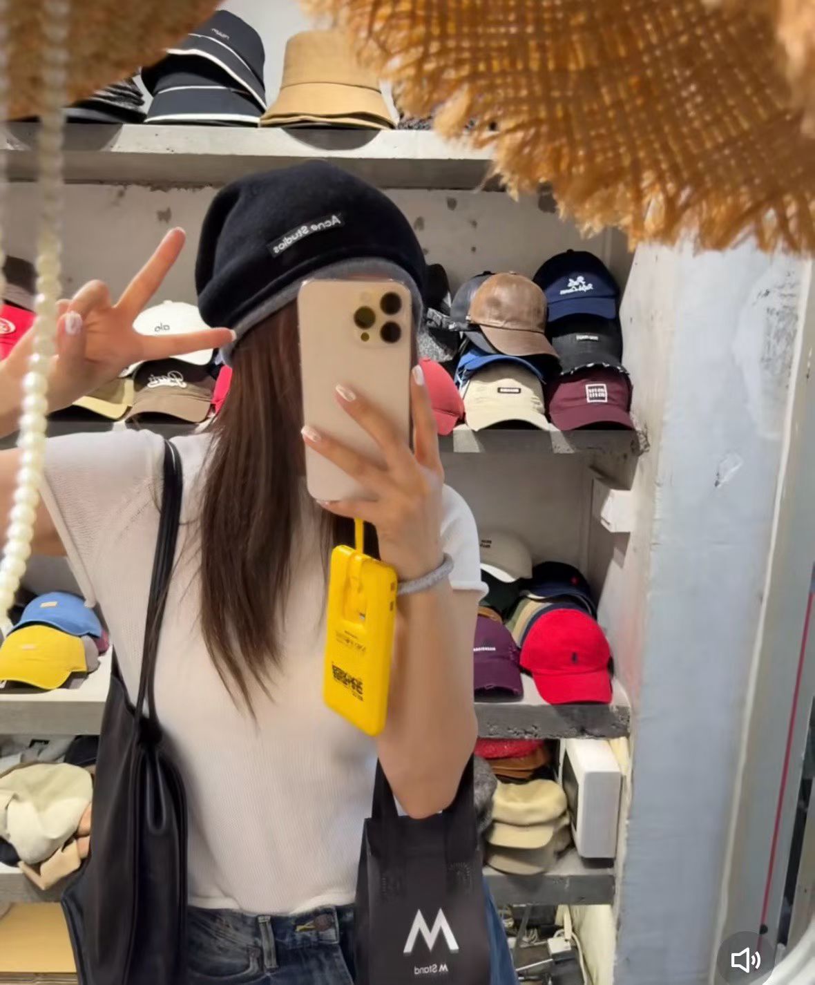 NO:532621,Running volume Acne ~ Sweet and cool piles of hats are coming, contrasting colors are very special, fisherman hat baseball hat knit hat, hat, acne studios, espadrilles, hats19860909跑量 Acne～甜酷堆堆帽来了 撞色很特别帽子渔夫帽棒球帽针织帽,帽子,acne studios,espadrilles,hats,hat