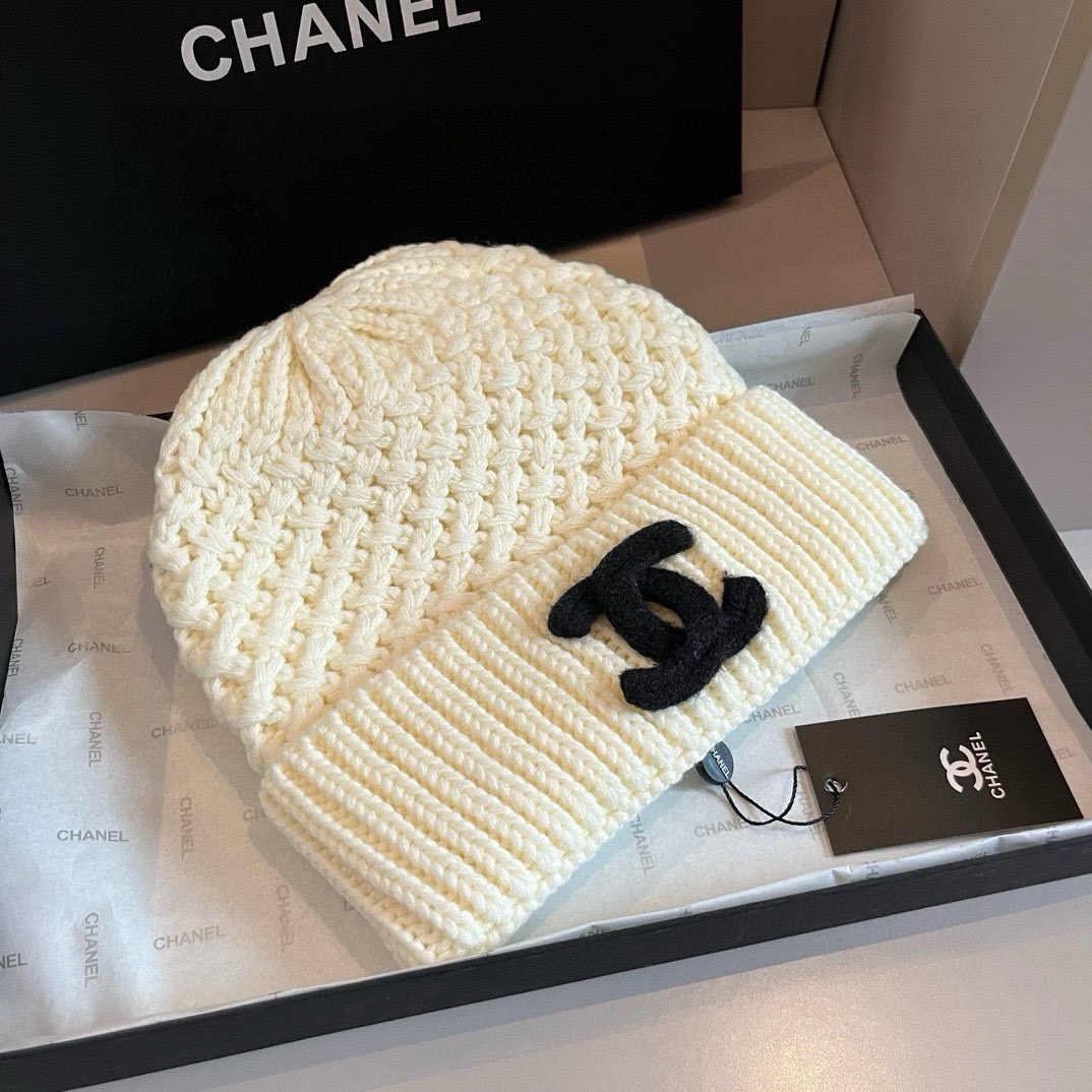 NO:579815,Running volume: 55 chane. The most popular cold hat. Made of cashmere. Hat shape: YB z 16:1. Mold-making. Definitely one of the best-looking cold hats this season. Full of style!  Hats bucket hat, baseball cap, knitted hat, hat, chanel, espadrilles, hats19860909跑量55 chane 冷帽最火爆单品 羊绒材质 帽型YB z 16:1 开模制作 绝对是本季度最好看的冷帽之一 洋气十足！帽子渔夫帽棒球帽针织帽,帽子,chanel,espadrilles,hats,hat