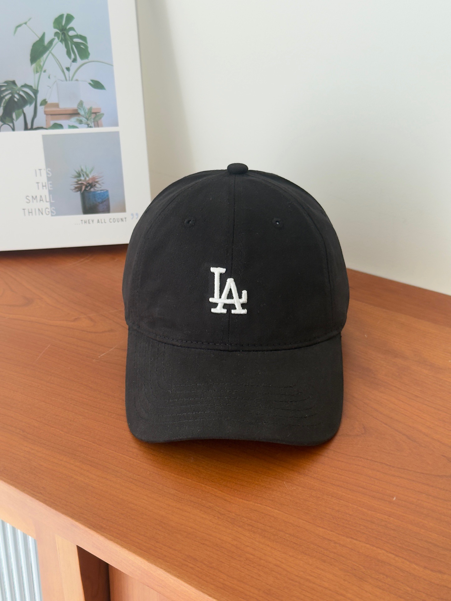 NO:579830,Running volume La ~ Baseball cap Sweet and cool baseball cap ~ a must-have for fashion!  The soft-top casual hat is comfortable and soft and made of twill cotton fabric. It is both a makeup-free artifact and the finishing touch of an outfit!  Unisex hats, fisherman hats, baseball caps, knitted hats, hats, espadrilles, hats19860909跑量 La～棒球帽 甜酷棒球帽~时髦精必备款！ 软顶休闲帽型 舒适柔软 采用斜纹棉质面料 既是素颜神器又是穿搭的点睛之笔！男女同款帽子渔夫帽棒球帽针织帽,帽子,espadrilles,hats,hat