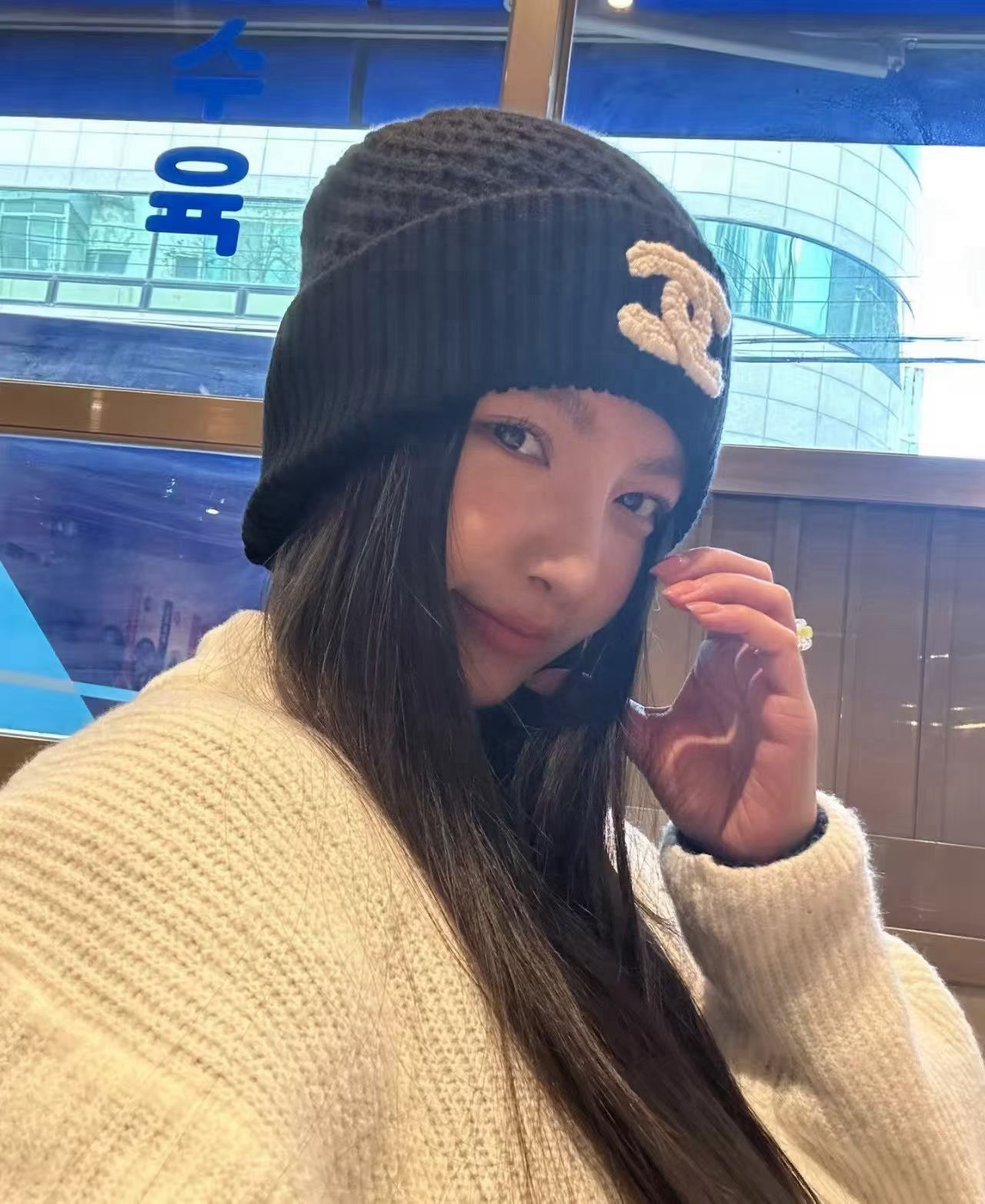 NO:579876,Running volume Ch@nel Chanel Advanced Handicraft Workshop This season’s cold hats are really beautiful. I love this double C logo fur hat. I am already looking forward to winter. Hats, bucket hats, baseball caps, knitted hats, hats, chanel, espadrilles, hats19860909跑量 Ch@nel 香奈儿 高级手工坊 这一季的冷帽真的太太太太美了,超爱这款双C logo毛帽,已经无比期待冬天了帽子渔夫帽棒球帽针织帽,帽子,chanel,espadrilles,hats,hat