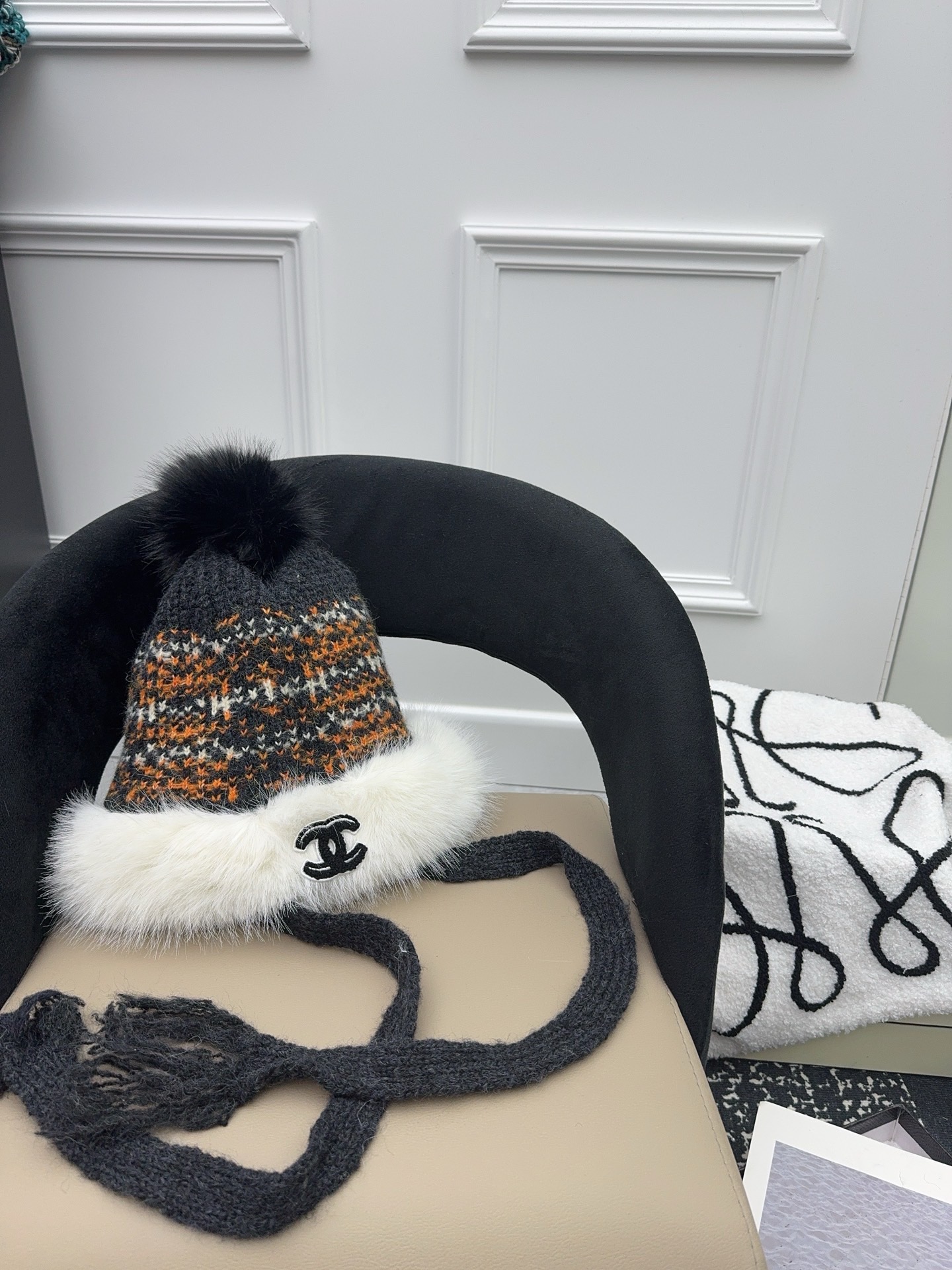 NO:580060,Running volume Xiaoxiang~Sinla!  The atmospheric ear protection hat that belongs to winter. It has a high-end color scheme and looks white and stylish. Close your eyes and enjoy it!  Hats bucket hat, baseball cap, knitted hat, hat, espadrilles, hats19860909跑量 小香～上新拉！ 属于冬天的氛围感护耳帽 高级感配色,显白洋气,闭眼入！帽子渔夫帽棒球帽针织帽,帽子,espadrilles,hats,hat
